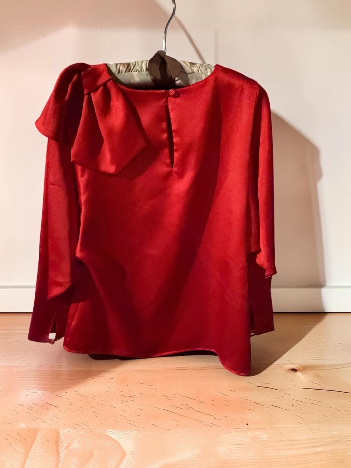 Lucia Blouse Size 6 Red Satin Bow Long Sleeve 3