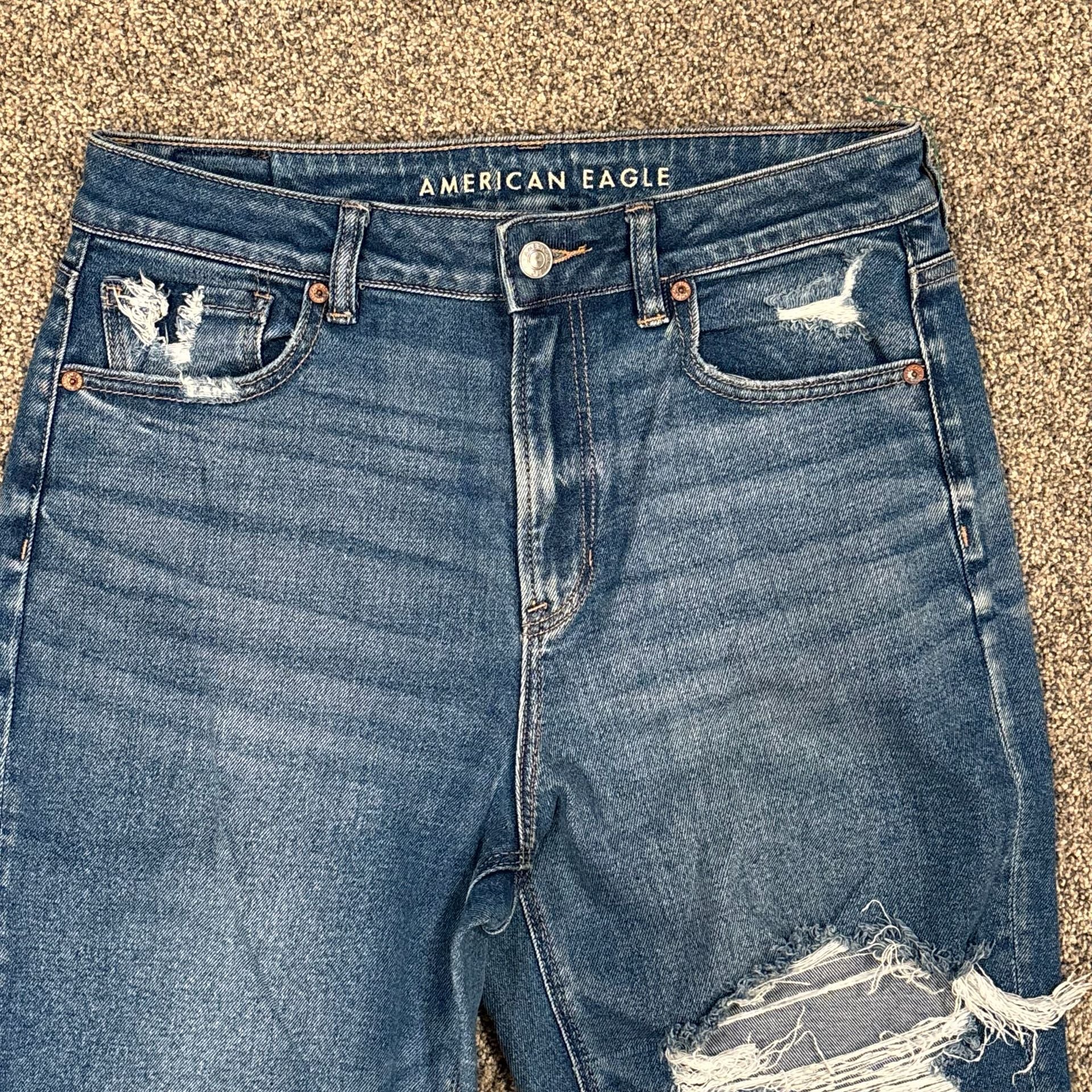 American Eagle Mom Straight Jean Size 10 Regular Distressed 11
