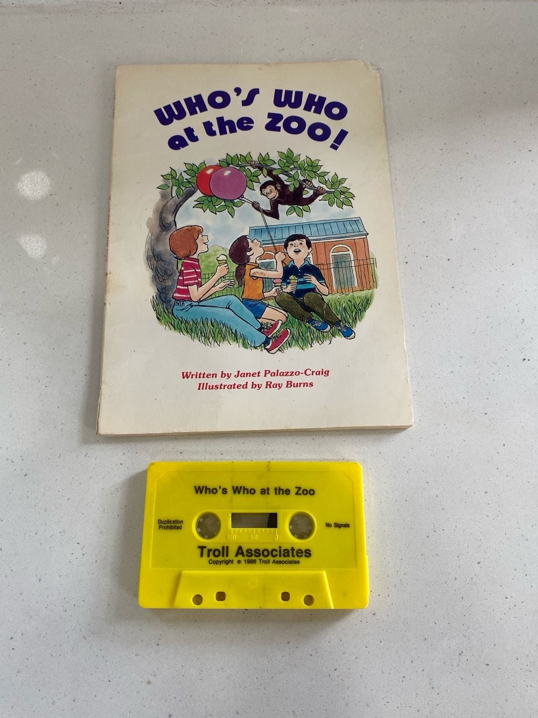 Who's Who at the Zoo Book and Cassette Troll Associates 1986 1
