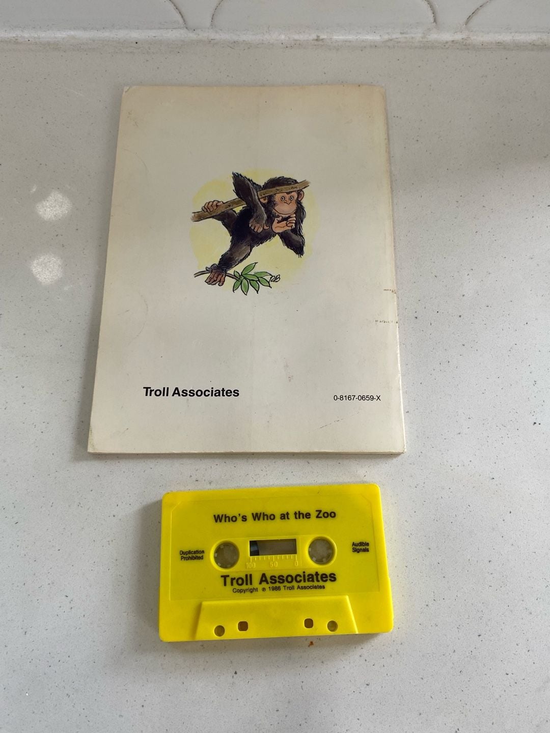 Who's Who at the Zoo Book and Cassette Troll Associates 1986 2