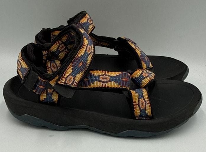 Teva Original Universal Sandals Multi-Color
Size 12 Y
#893 2