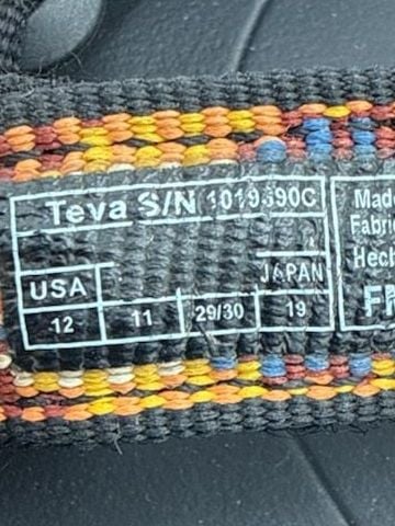 Teva Original Universal Sandals Multi-Color
Size 12 Y
#893 3