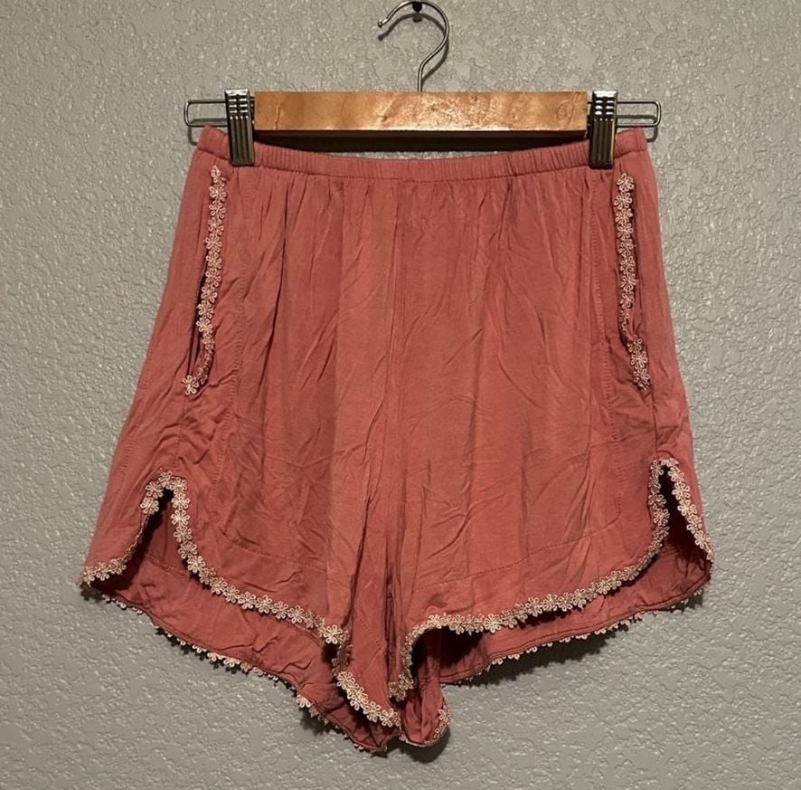New POL Embroidered Shorts Size S Mauve Floral Lace Trim 2
