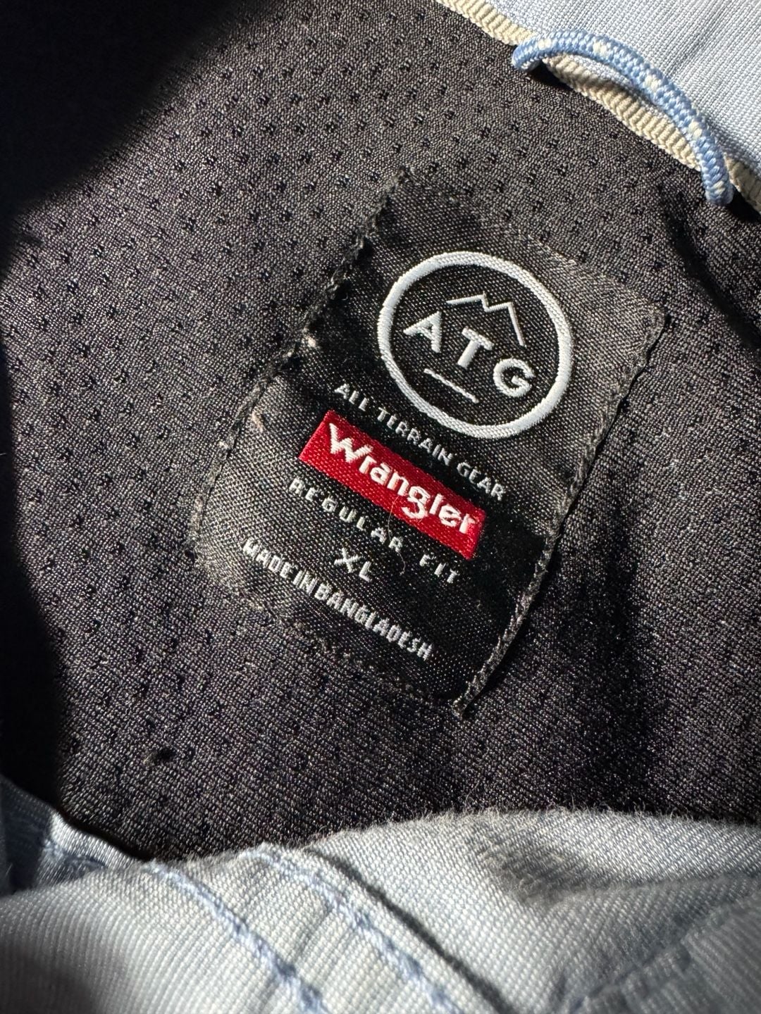 Wrangler ATG Short Sleeve Shirt Size XL Grey Performance Button Up 3