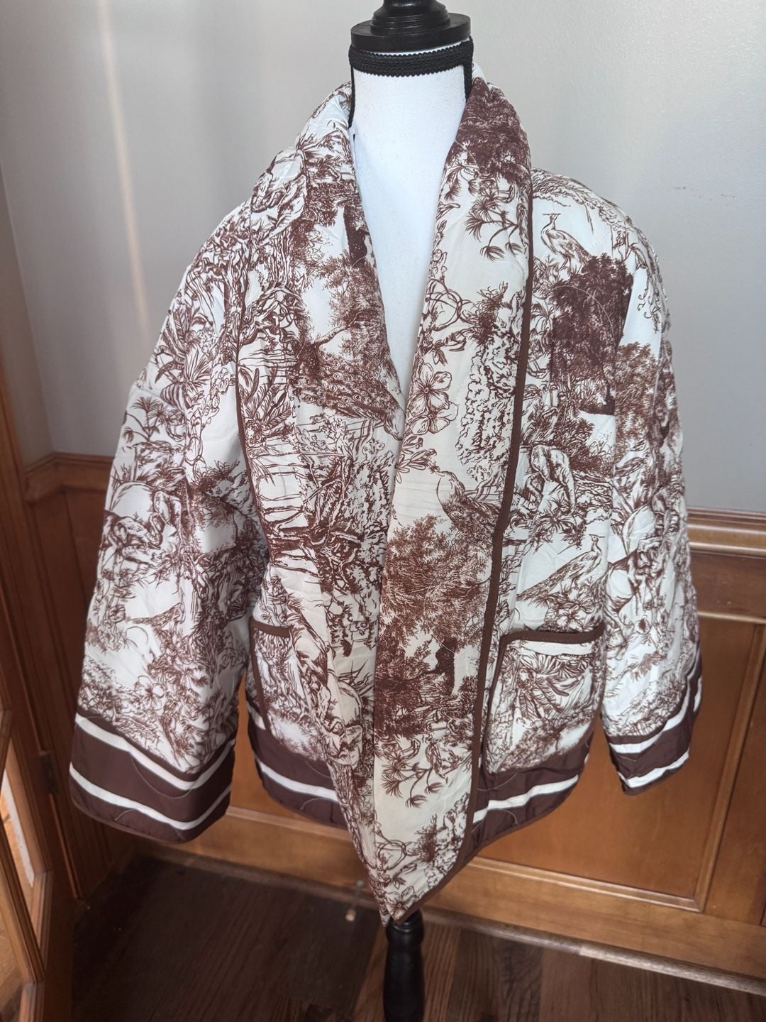 NWT Women’s Toile Print Jacket Size Medium Brown & Cream – Lightweight 2