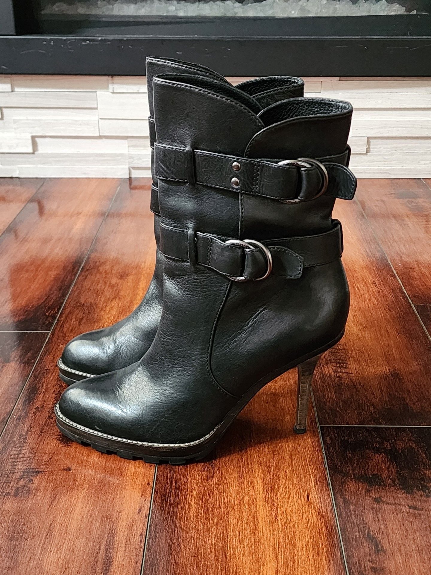 Coach Thelma Black Leather Buckle Ankle Boots Size 8.5
2