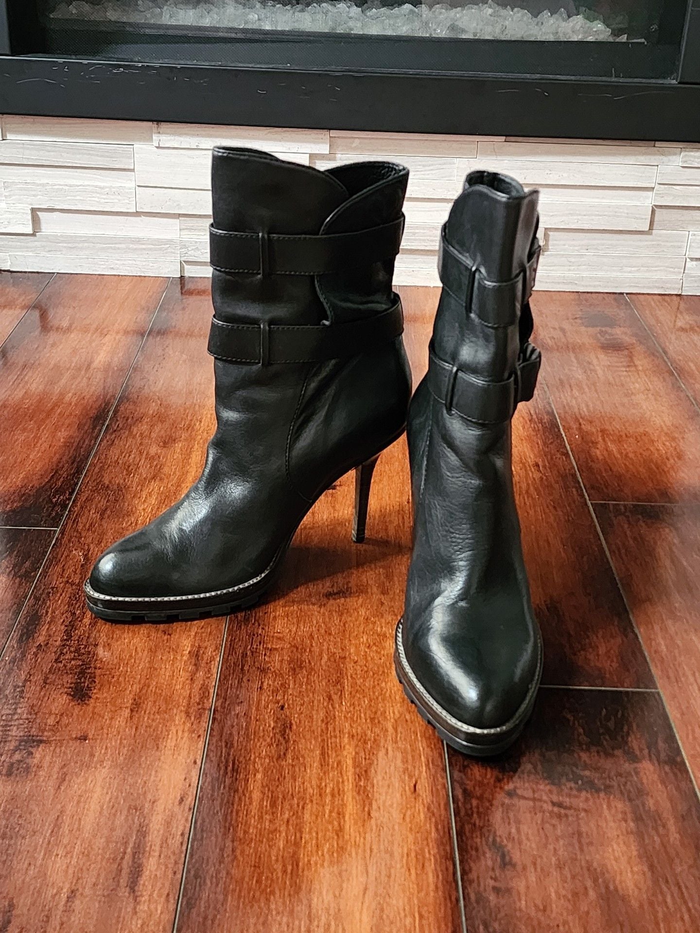 Coach Thelma Black Leather Buckle Ankle Boots Size 8.5
3
