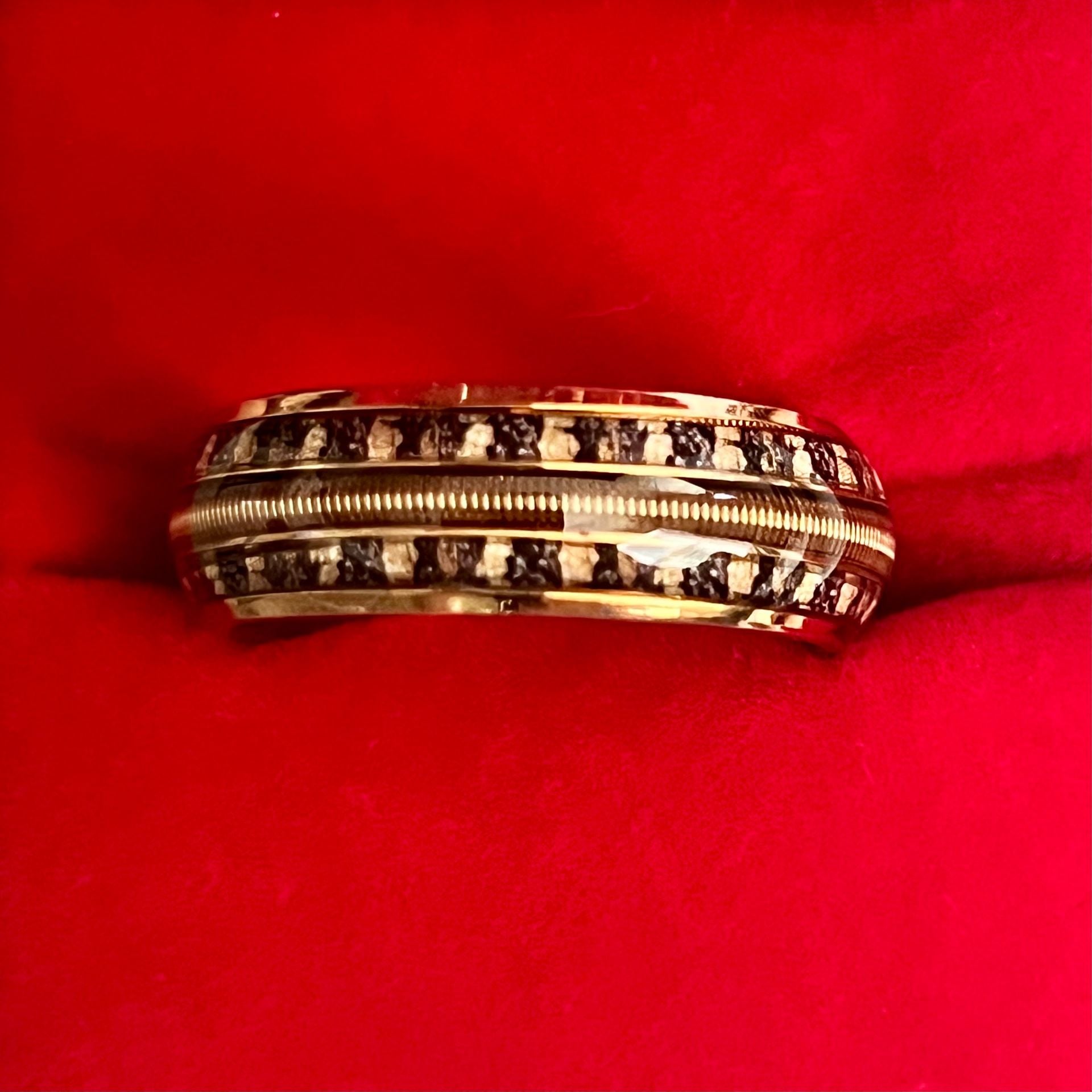Titanium Gold Tone Meteorite Inlay Grooved 8mm Band Ring Size 11 3