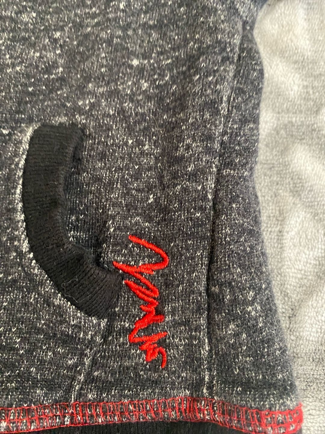 Coogi Kids Hoodie Size 3/6M Black Red Short Sleeve Pullover 87 4