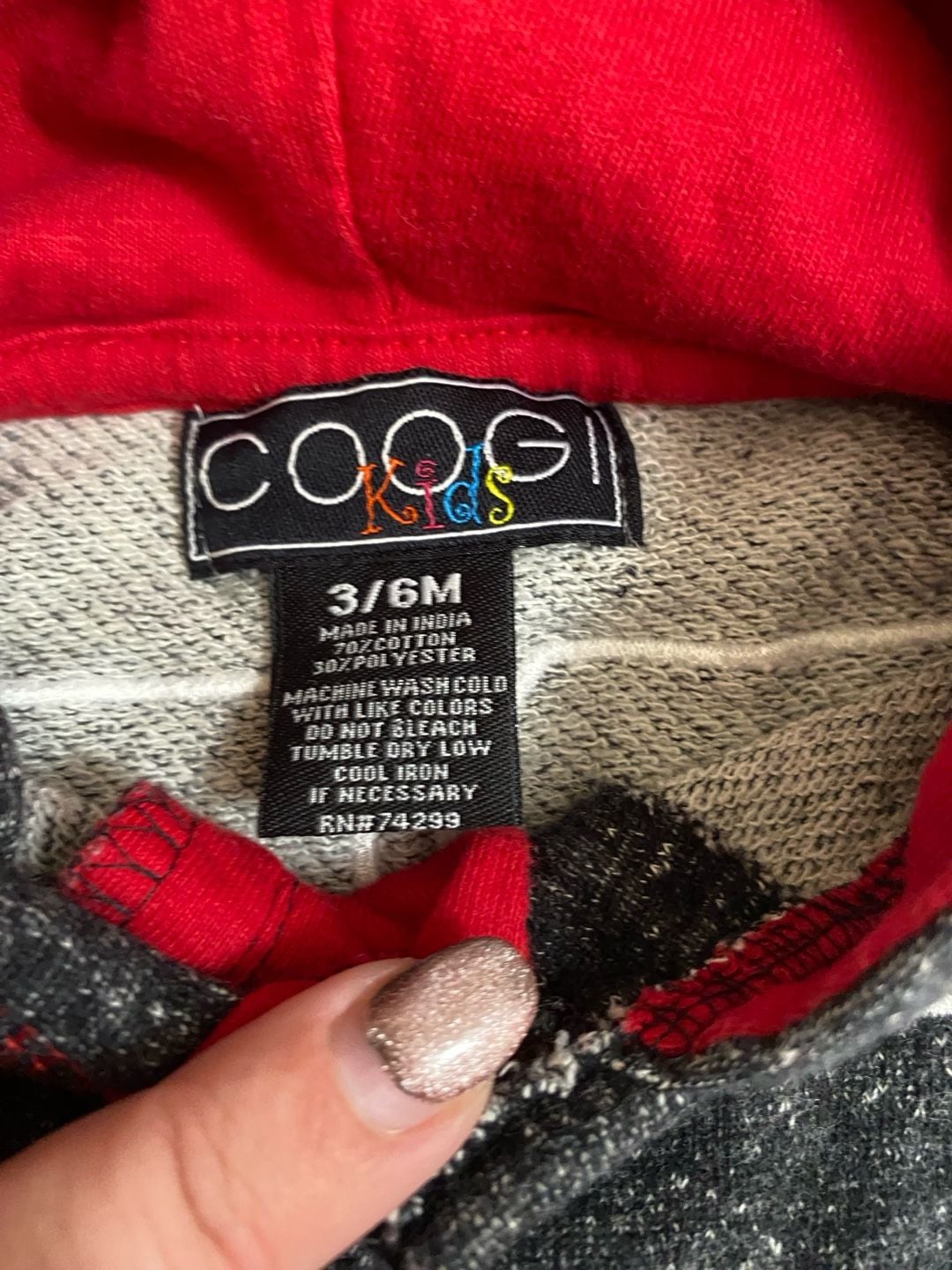 Coogi Kids Hoodie Size 3/6M Black Red Short Sleeve Pullover 87 5