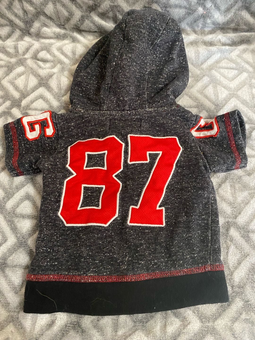 Coogi Kids Hoodie Size 3/6M Black Red Short Sleeve Pullover 87 6