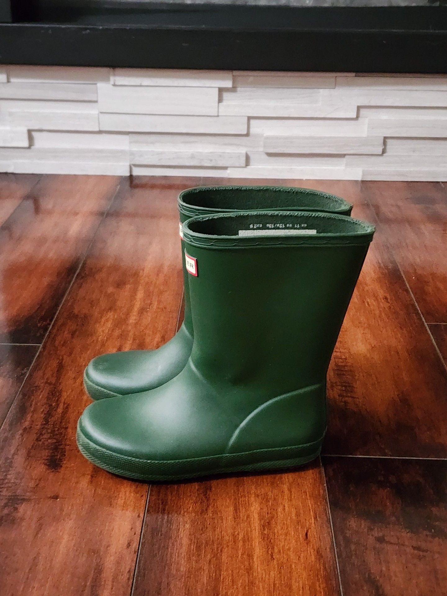 Hunter Original Green Rain Boots Boys 12 / Girls 13
4