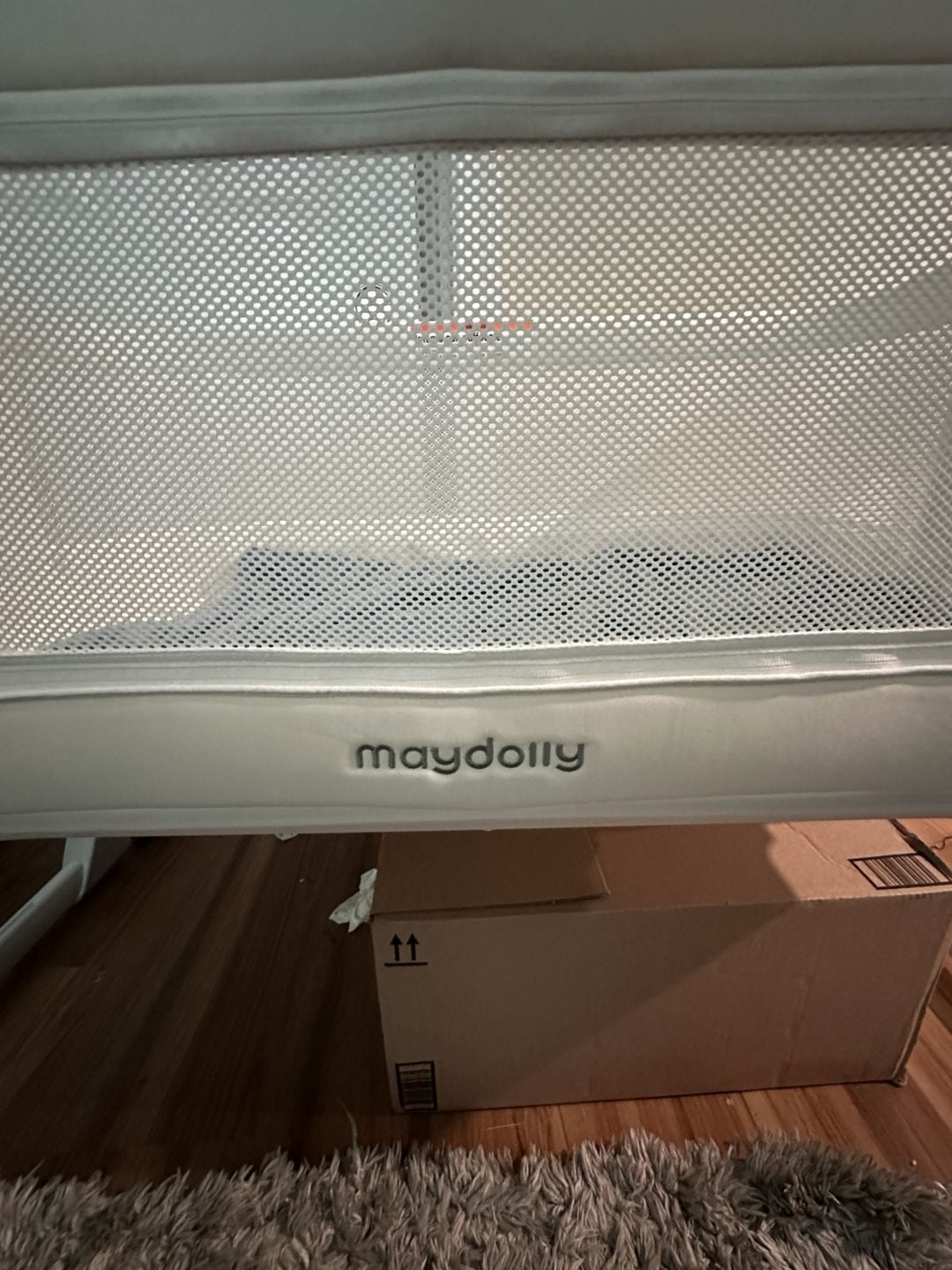 Maydolly Smart Baby Bassinet automatic rocking bassinet for baby, White 4