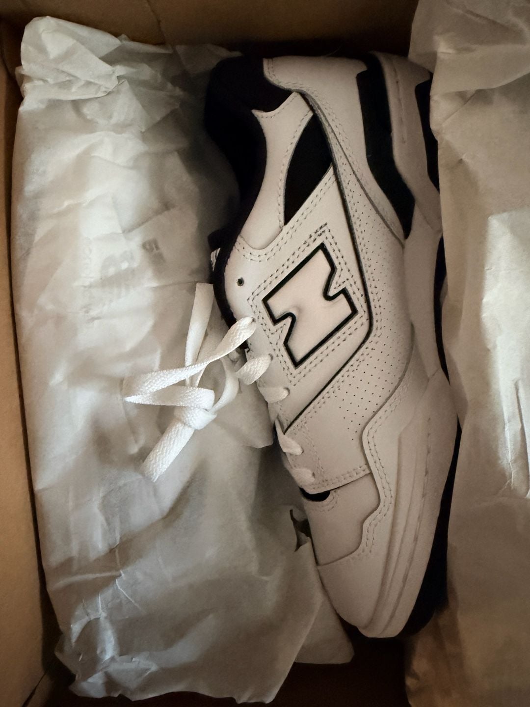 New Balance 550 Size 7 White Black Leather Sneakers 2