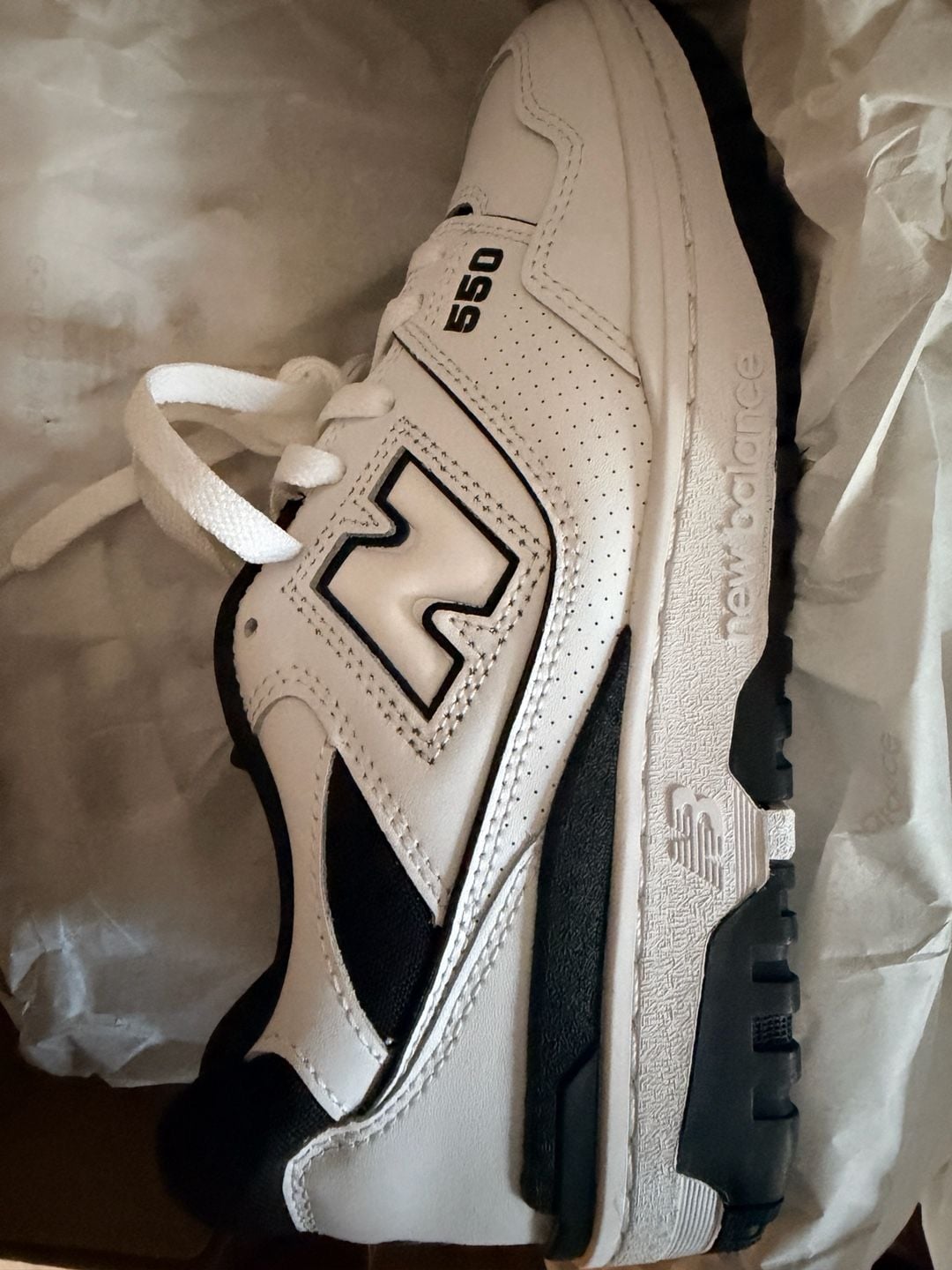 New Balance 550 Size 7 White Black Leather Sneakers 4