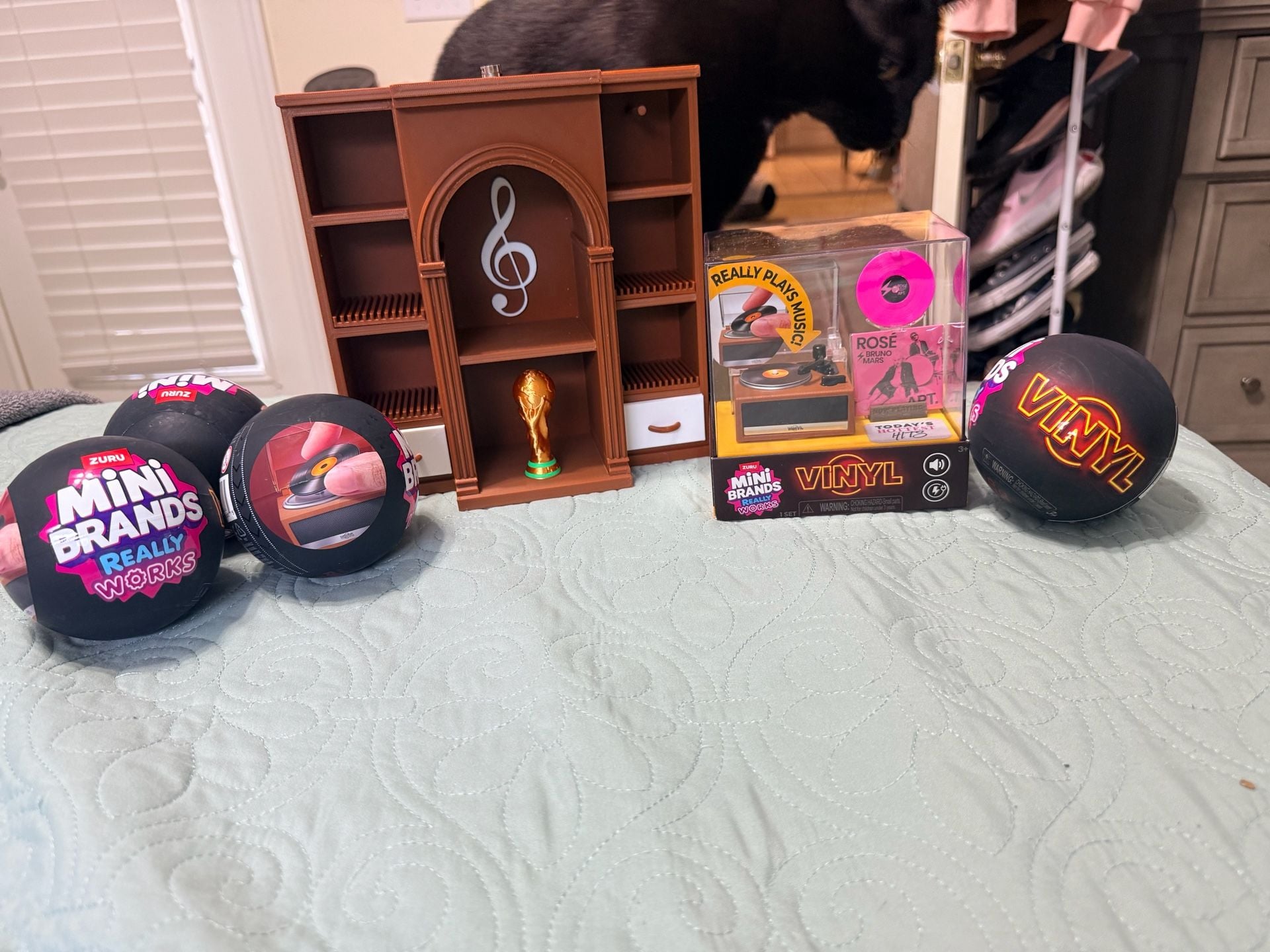 Zuru Mini Brands Really Works Vinyl Lot With Display Shelf 5