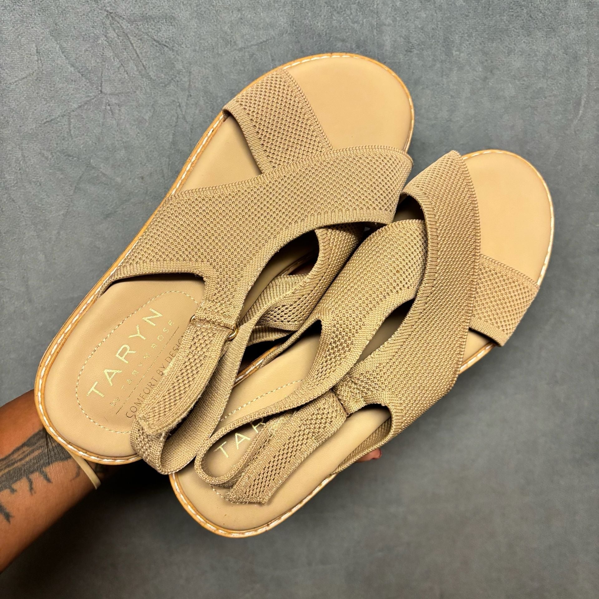 Taryn by Taryn Rose Sandals Size 10 Beige Knit Flatform Slingback 2