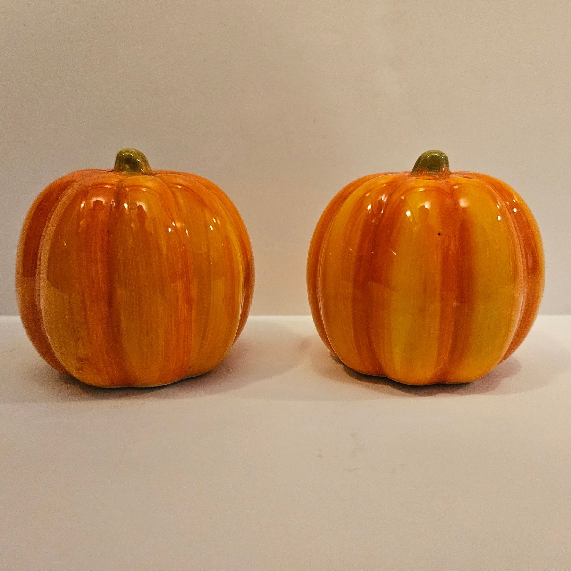 Pumpkin Salt and Pepper Shakers - Plain Orange Autumn Fall Thanksgiving 1
