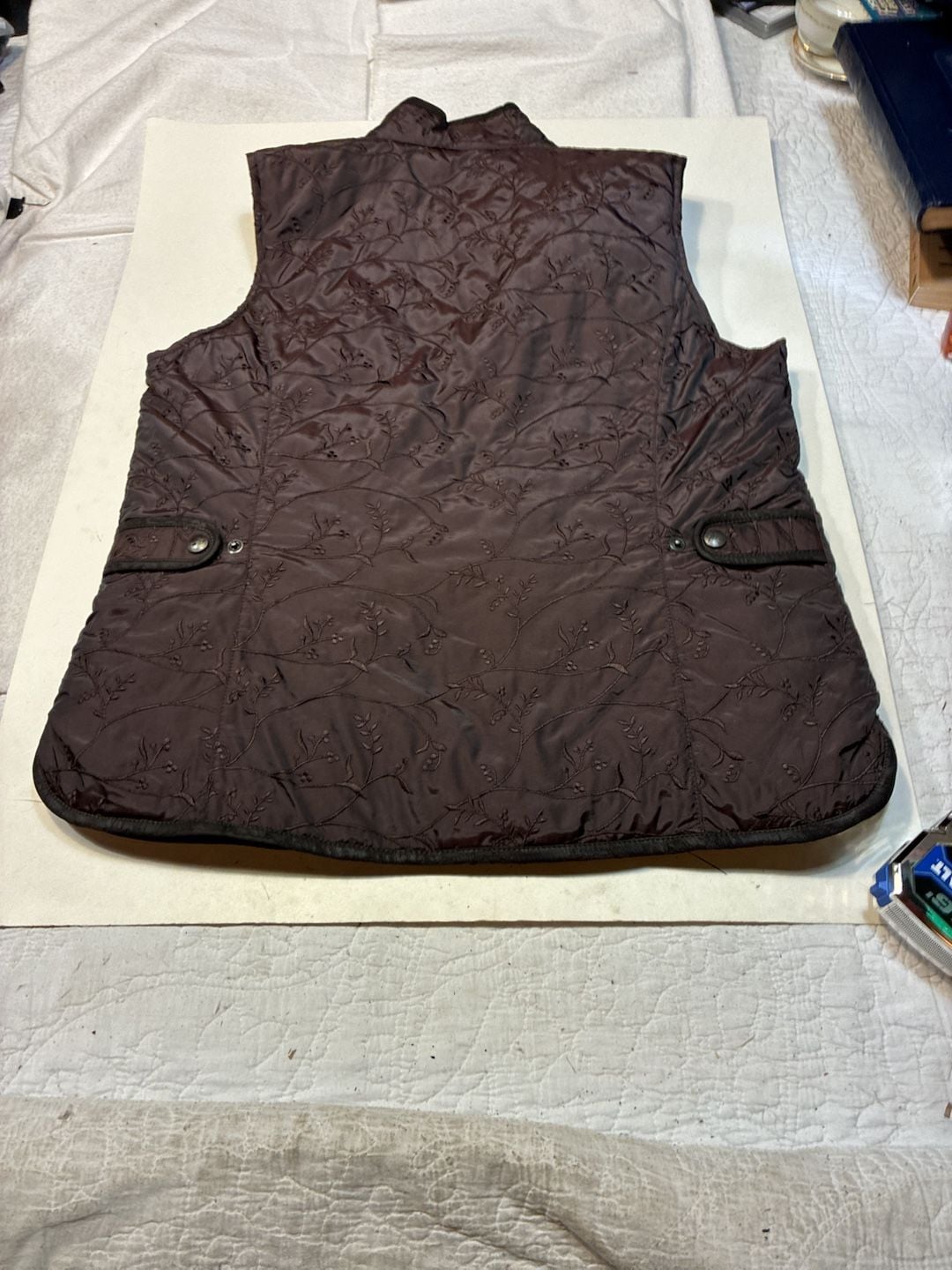 Eddie Bauer Quilted Goose Down Vest Size M Brown Embroidered 13