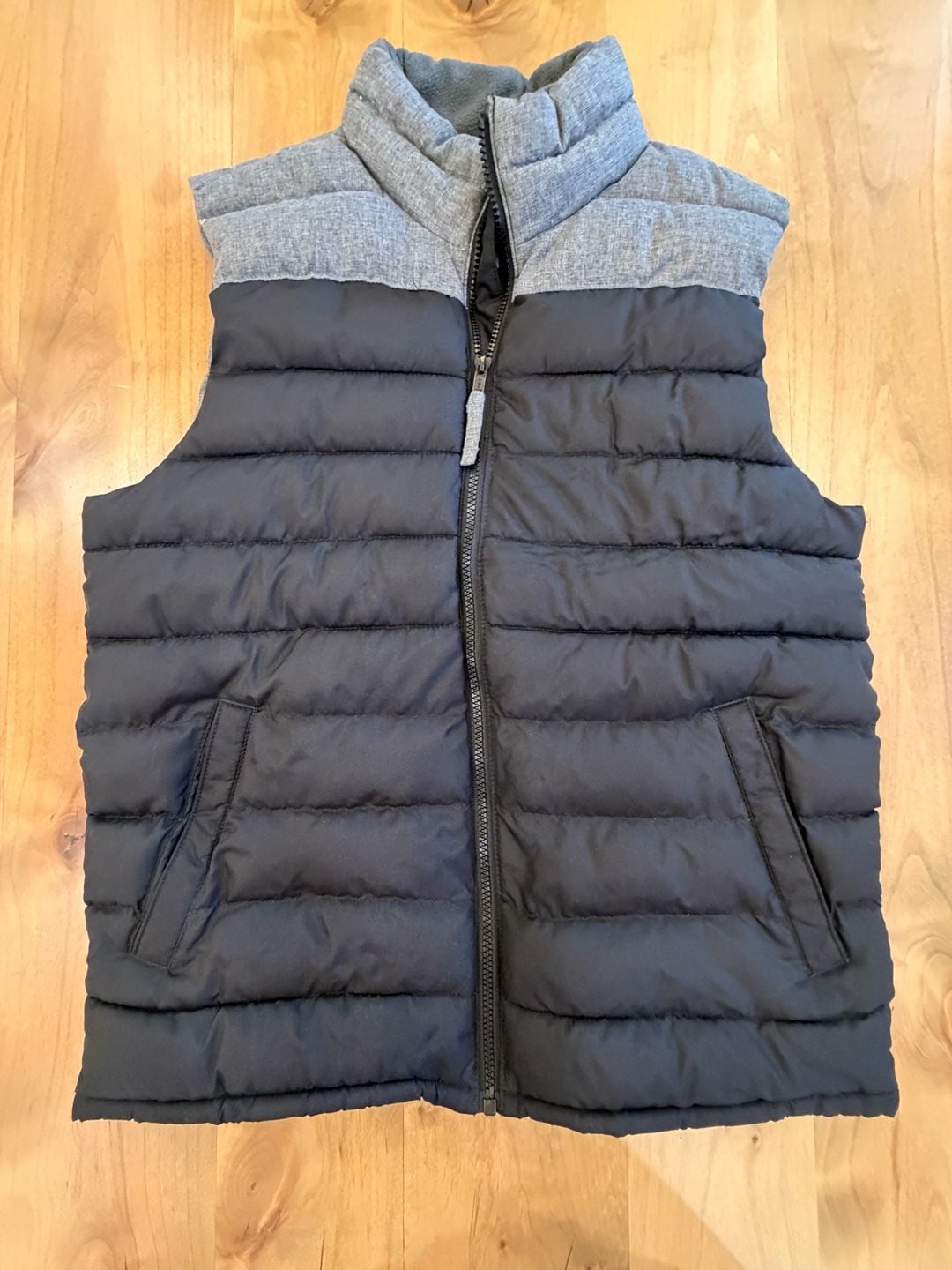 Old Navy Puffer Vest Size S Black Gray Mock Neck Full Zip 2