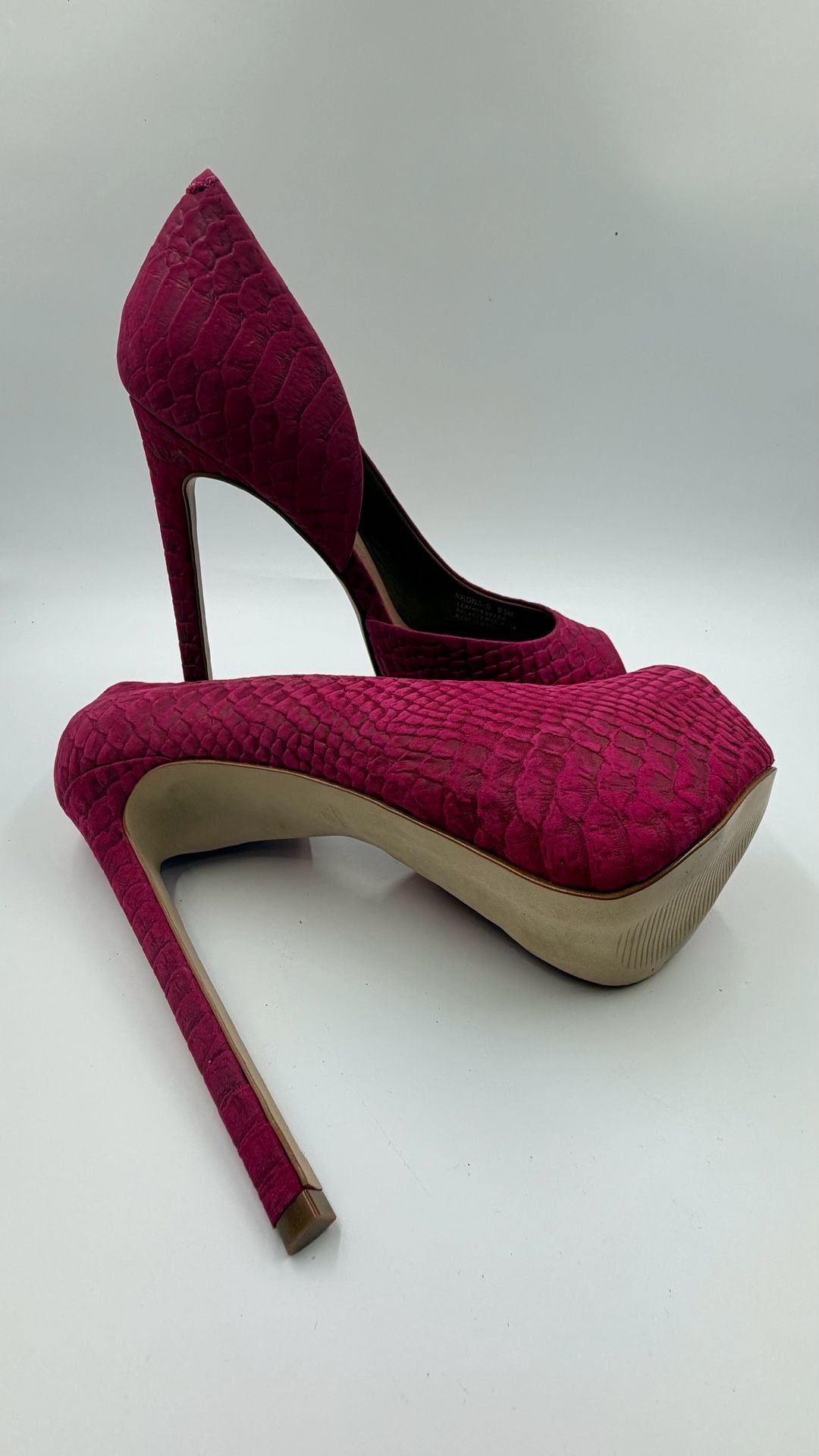 Steve Madden Krona Size 9.5 Magenta Pink Snake Print Platform Heels Pumps 7