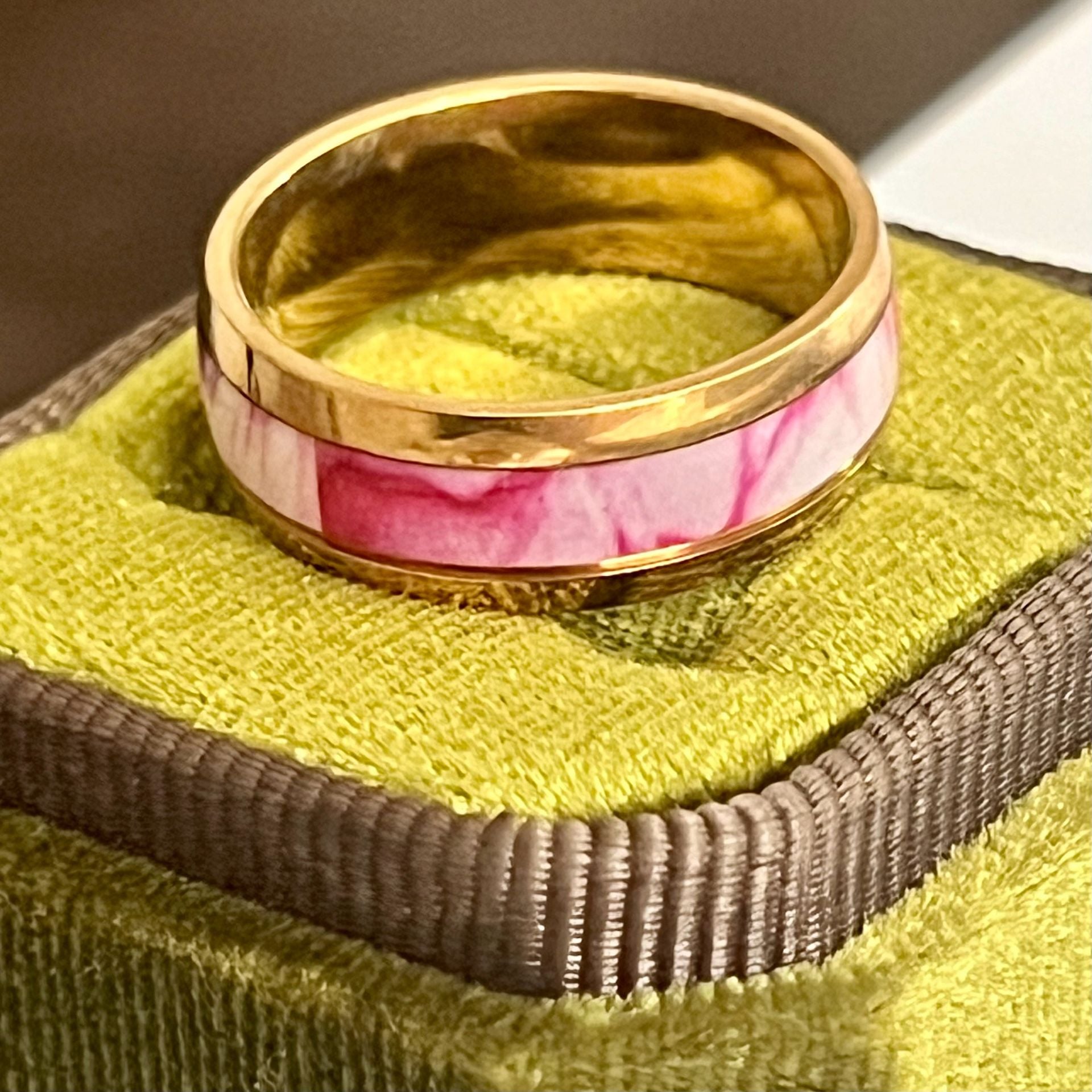 Tungsten Pink Abalone Shell Camo Inlay High Polished Shine 8mm Band Size 11 4
