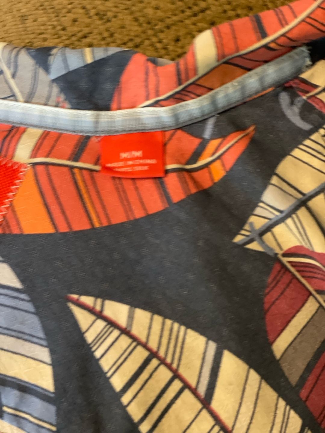 Tommy Bahama Mens Silk Hawaiian Shirt Medium Abstract Leaf Short Sleeve Cruise 7