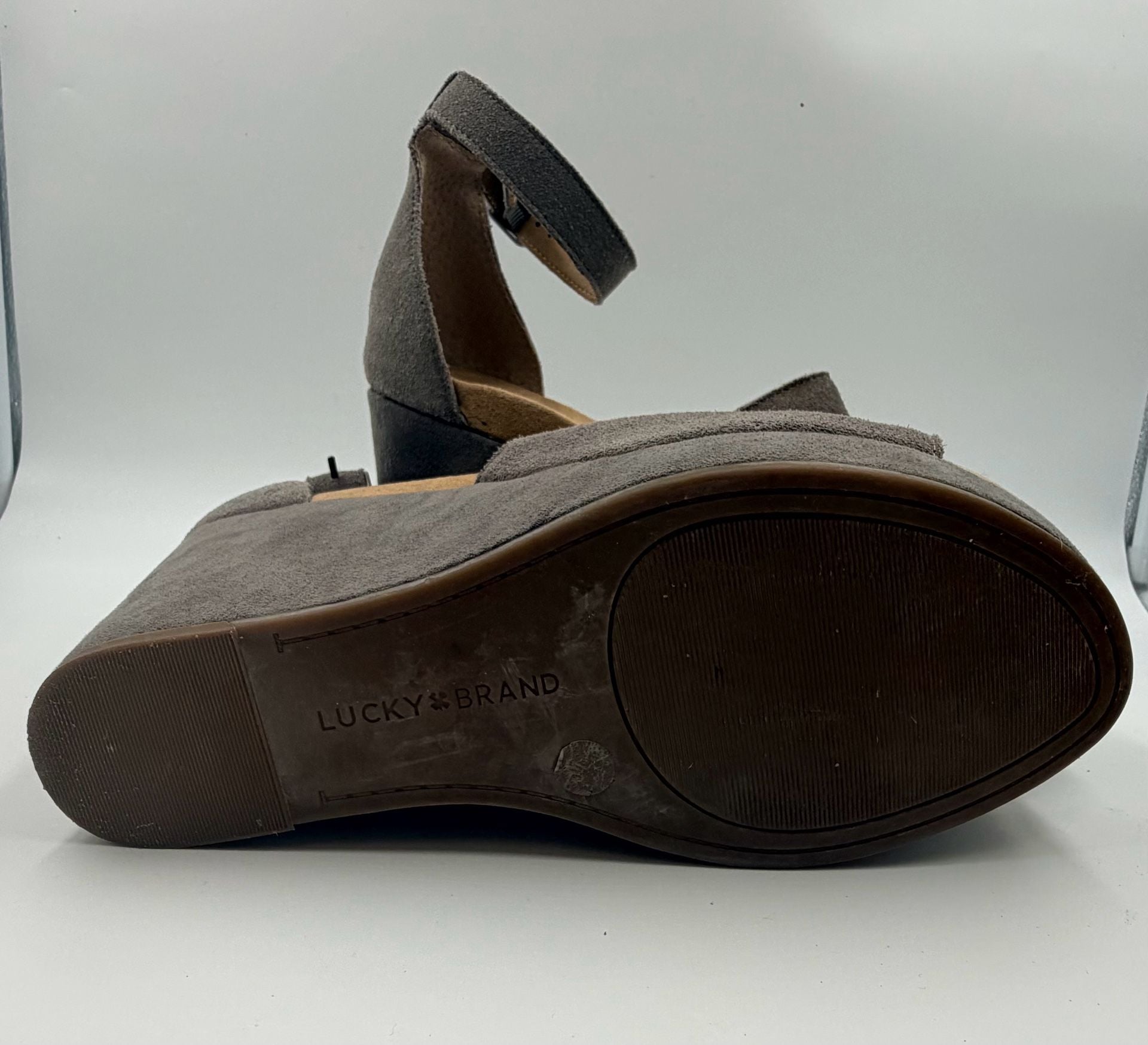 Lucky Brand LK-Yemisa Wedge Sandals Size 8.5M Gray Suede Ankle Strap 3