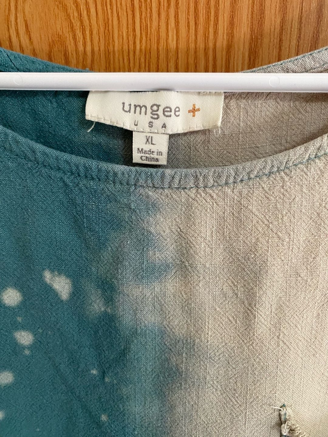 Umgee Blouse Size XL Teal Beige Bleach Splatter Raw Edge Pocket Top 3