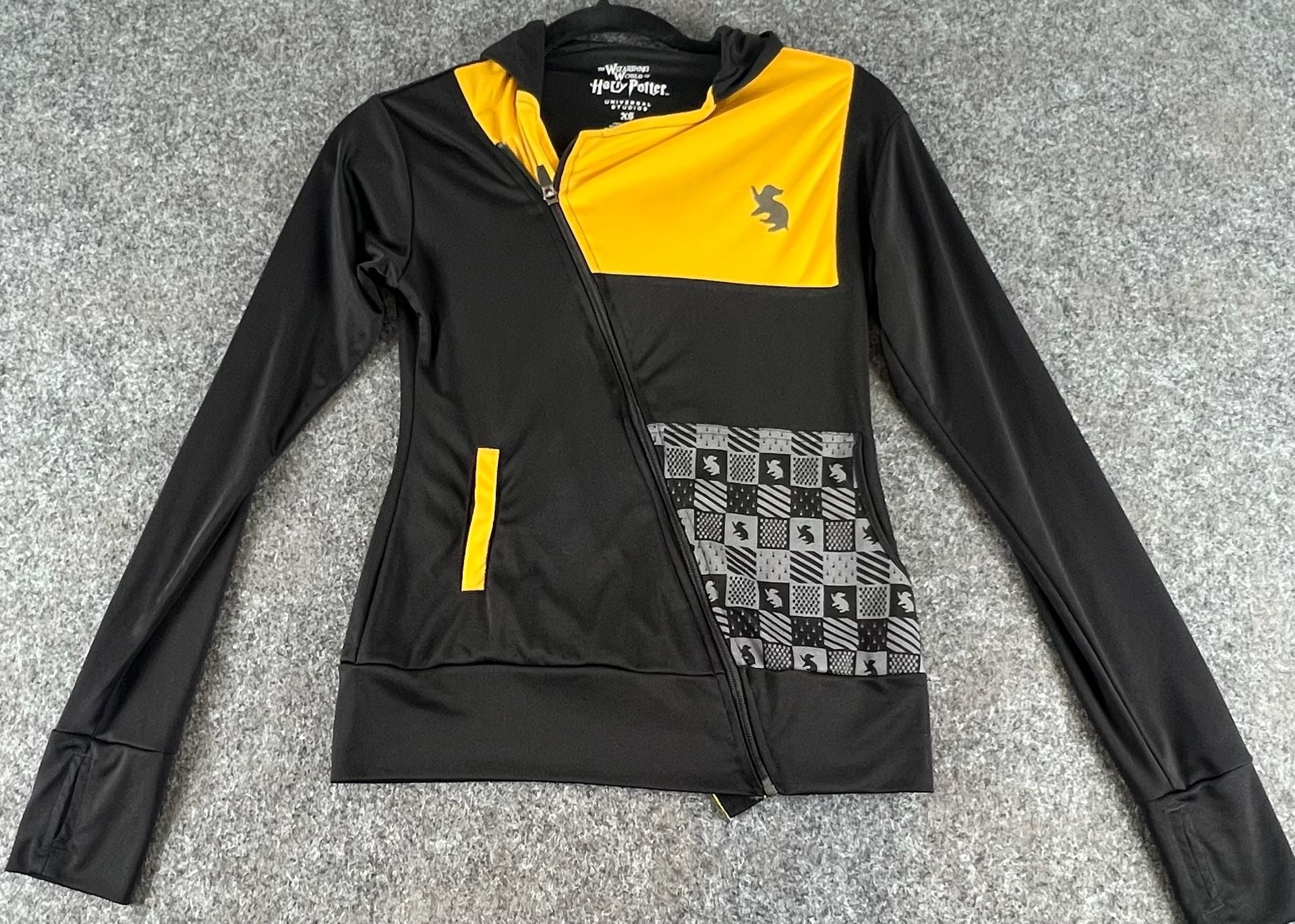 Universal Studios Harry Potter Hufflepuff Full Zip Jacket Size XS Black 2