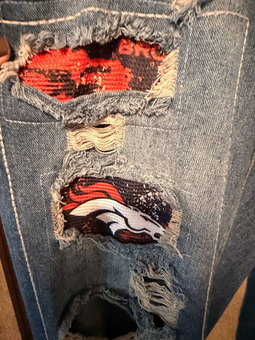 Denver Broncos Distressed Jeans Size XL 3
