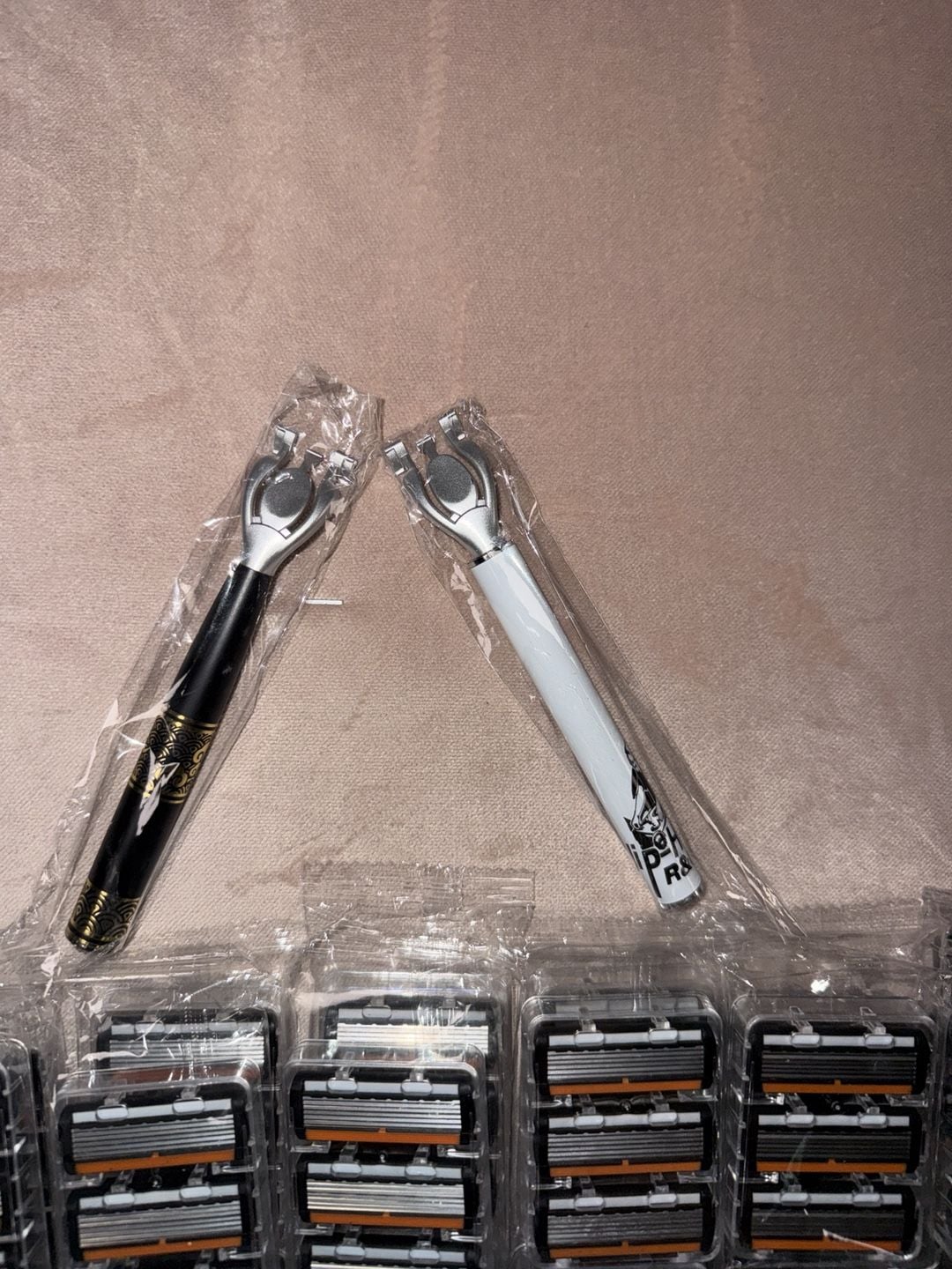 Shaving Set with Two Razor Handles and 12 pls Replacement Blades (B4-2062) 2