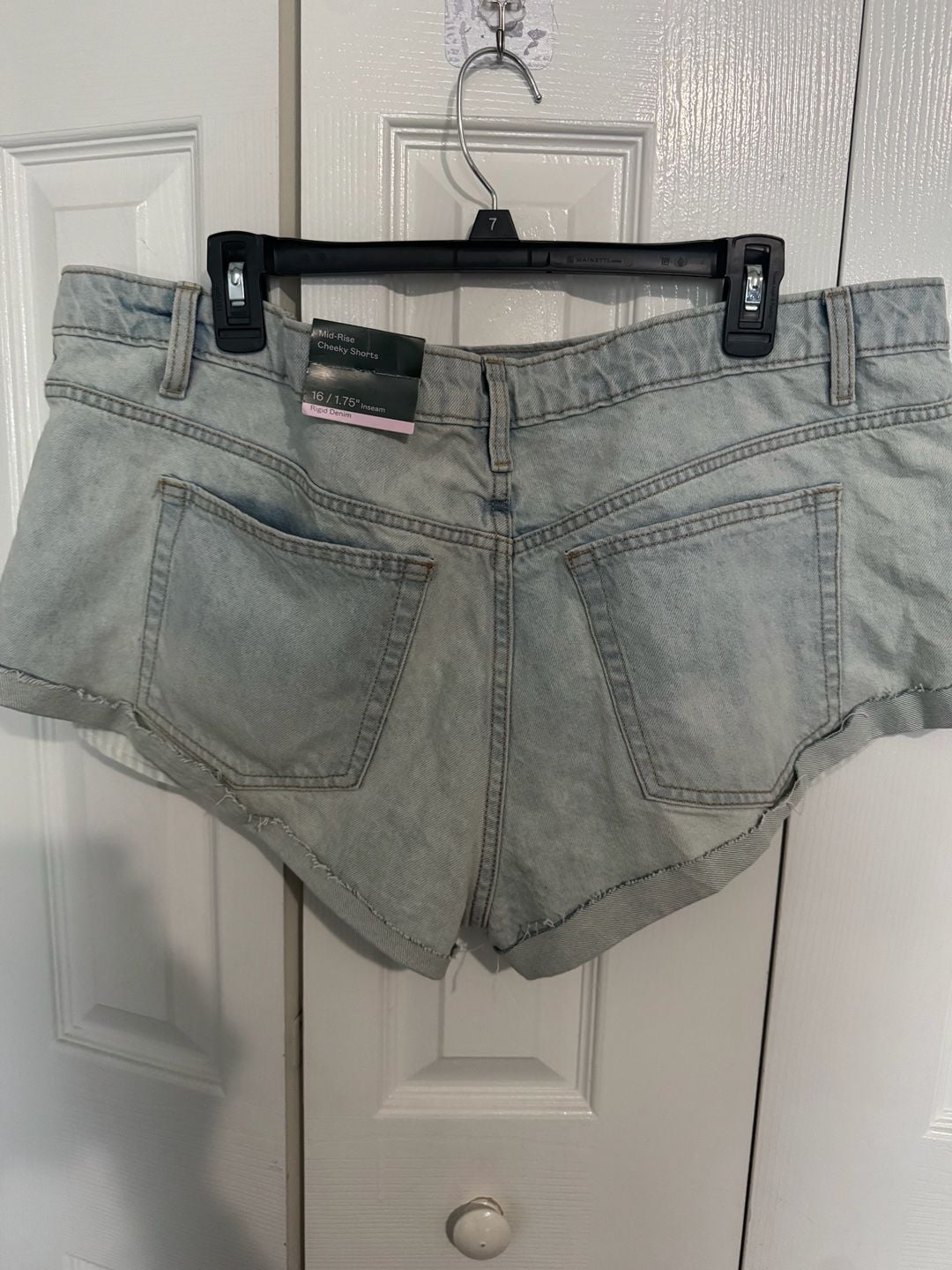 Wild Fable Mid-Rise Cheeky Shorts Size 16 Light Wash Rigid Denim 5