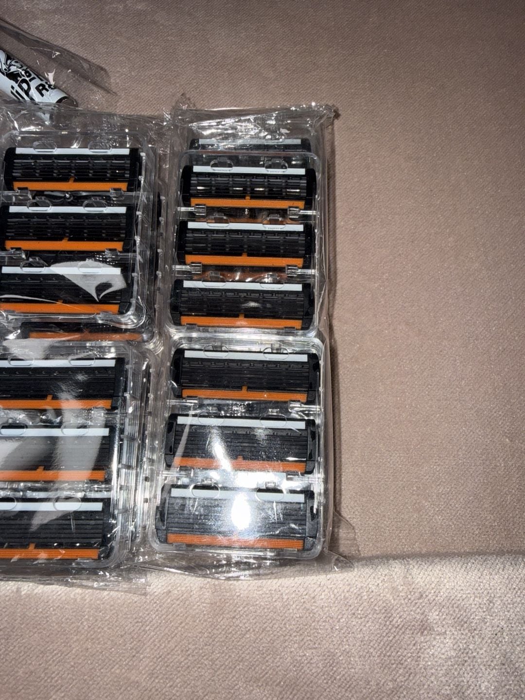 Shaving Set with Two Razor Handles and 12 pls Replacement Blades (B4-2062) 5
