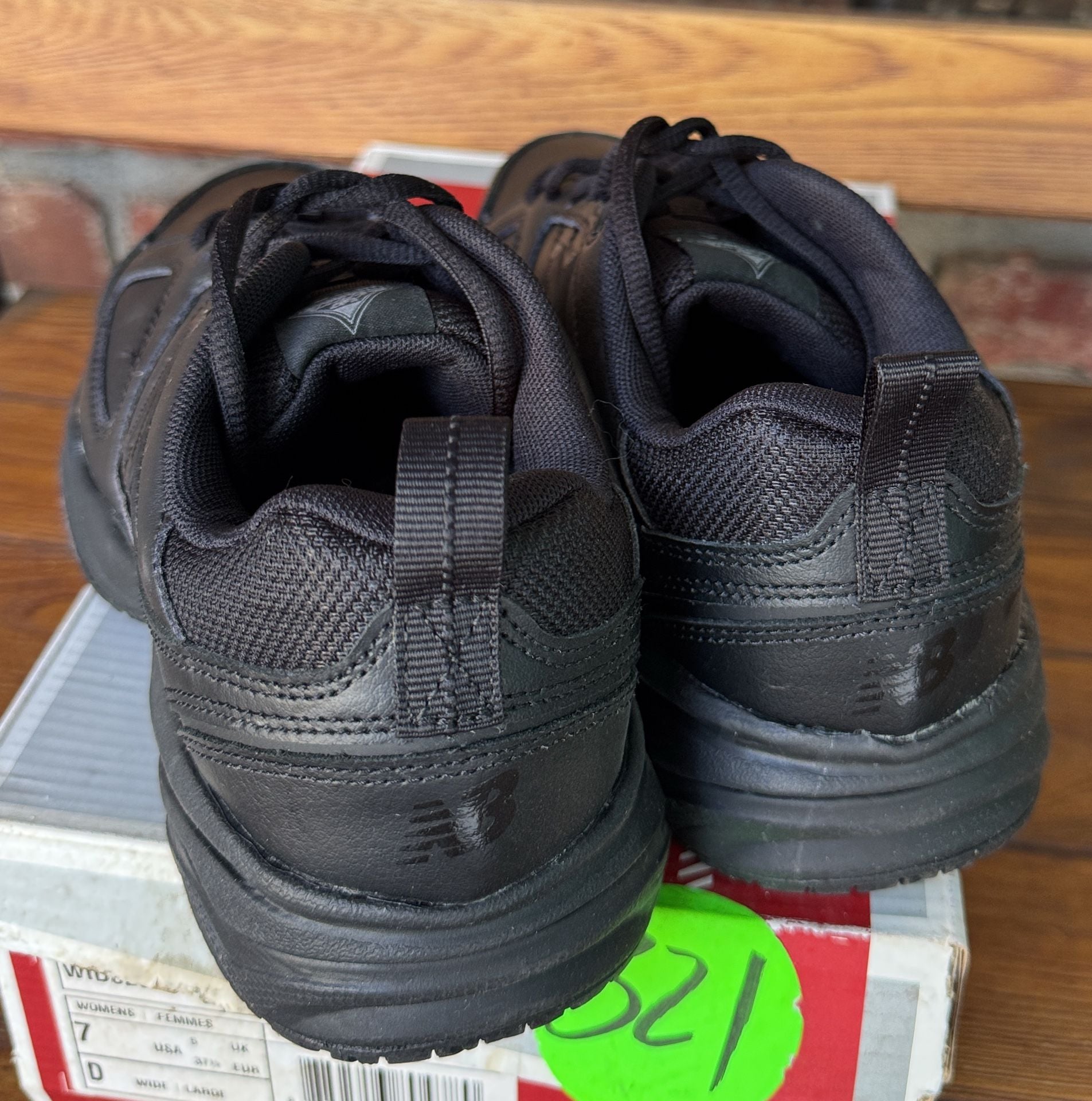 Brand New New Balance WID626K2 women Size 7 D Black Leather Slip Resistant Shoes. 3