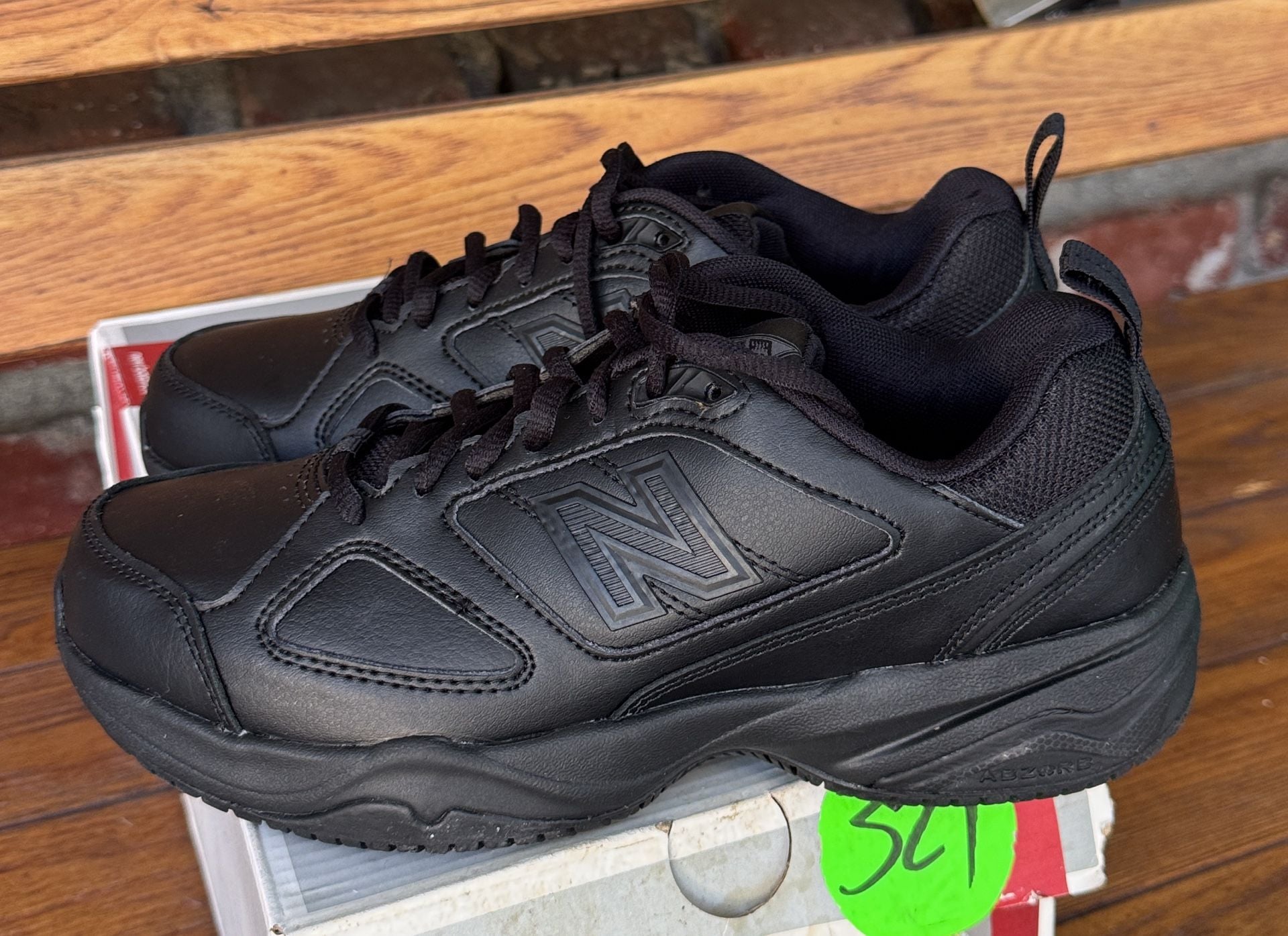 Brand New New Balance WID626K2 women Size 7 D Black Leather Slip Resistant Shoes. 4