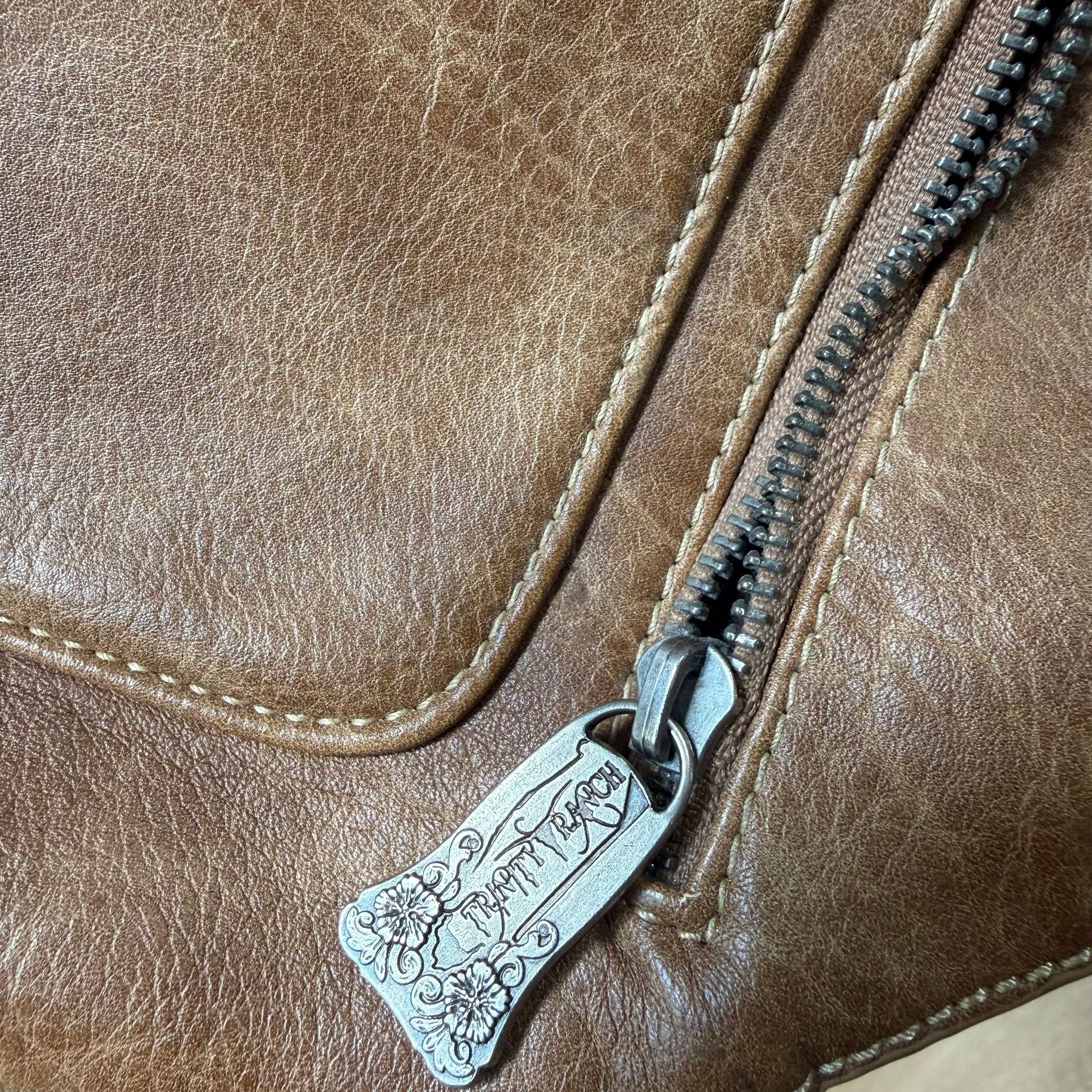 trinity ranch western cowgirl tooled concho studded shoulder bag 5