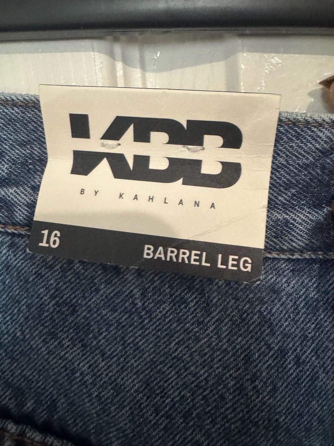 KBB by Kahlana High-Rise Blue Denim Barrel Leg Jeans – Size 16
5