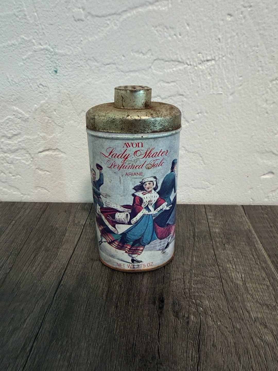 Avon Lady Skater Perfumed Talc 3.75 oz Vintage Currier and Ives Tin 1