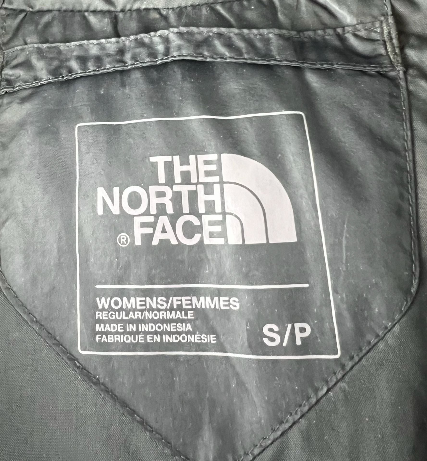 The North Face 550 Puffer Jacket Size S/P Black Down Quilted Hooded 2