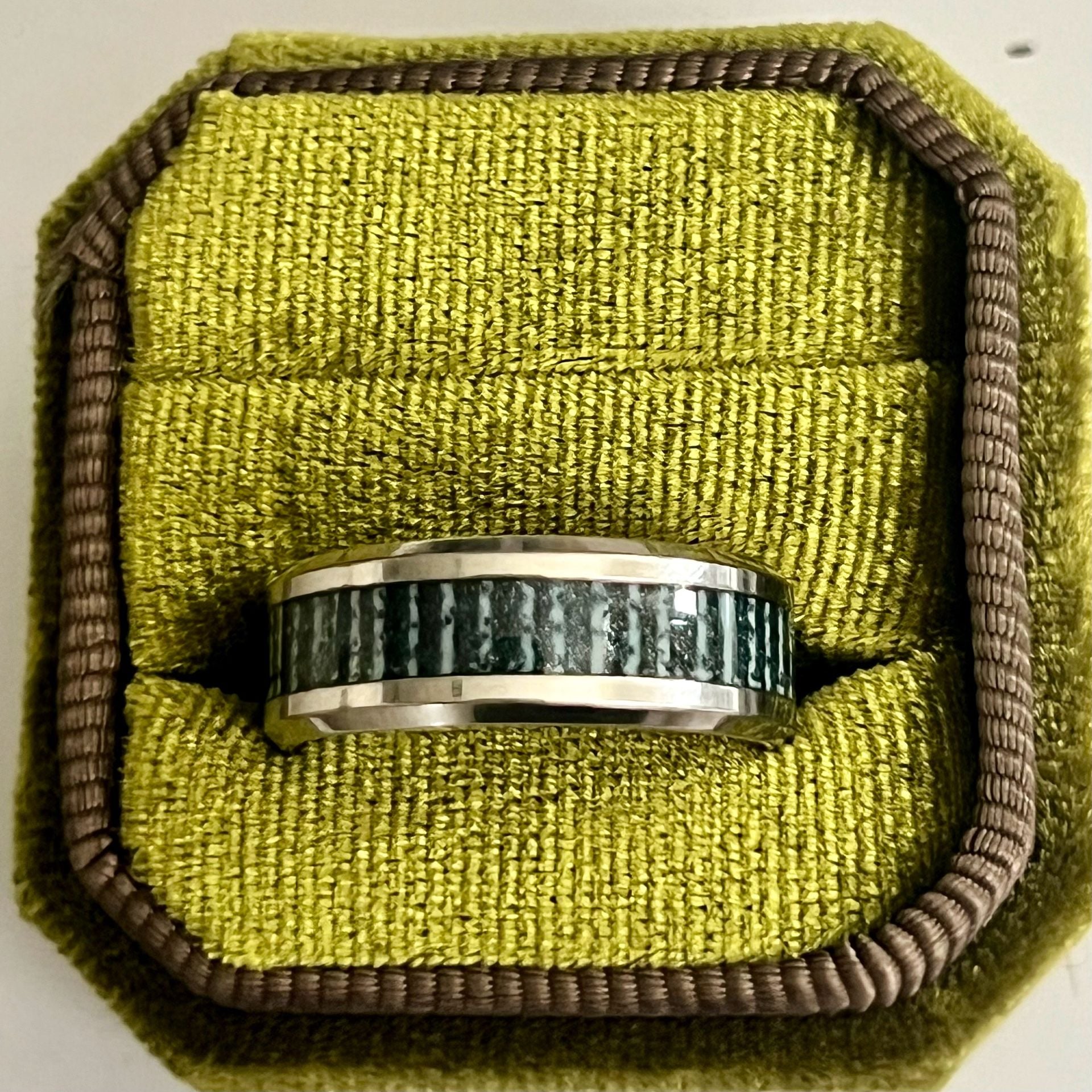 Tungsten Titanium Ring with Green Antler Inlay Polished Finish 8mm Band Size 11 1