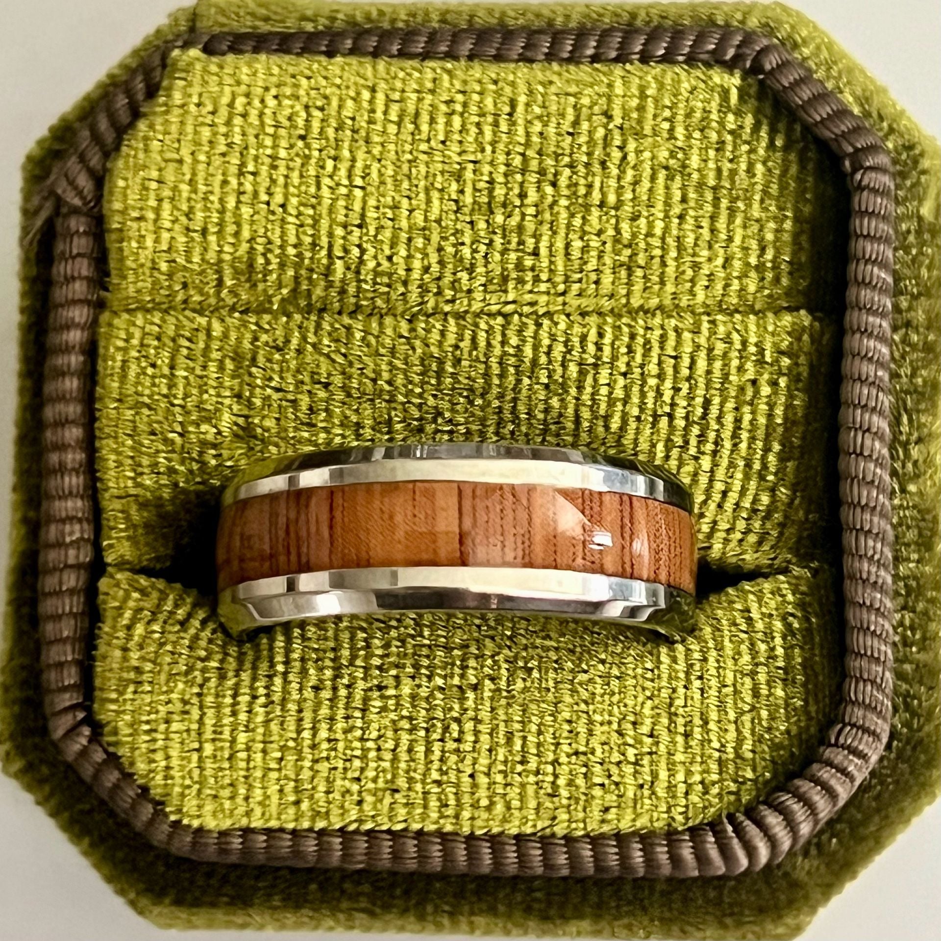 Tungsten Carbide Ring Koa Wood Inlay Silver Polished Finish 8mm Band Size 11 4