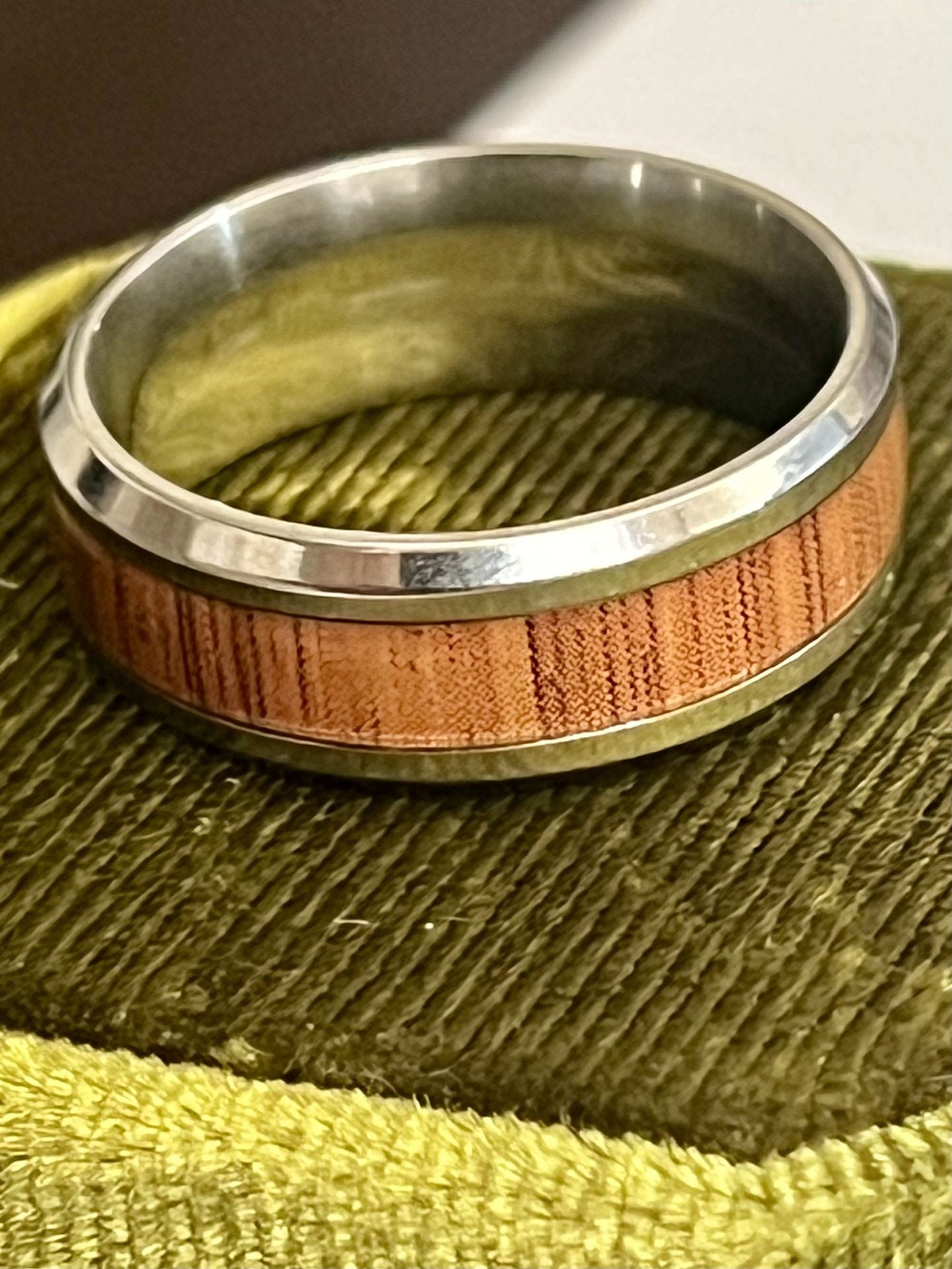 Tungsten Carbide Ring Koa Wood Inlay Silver Polished Finish 8mm Band Size 11 5