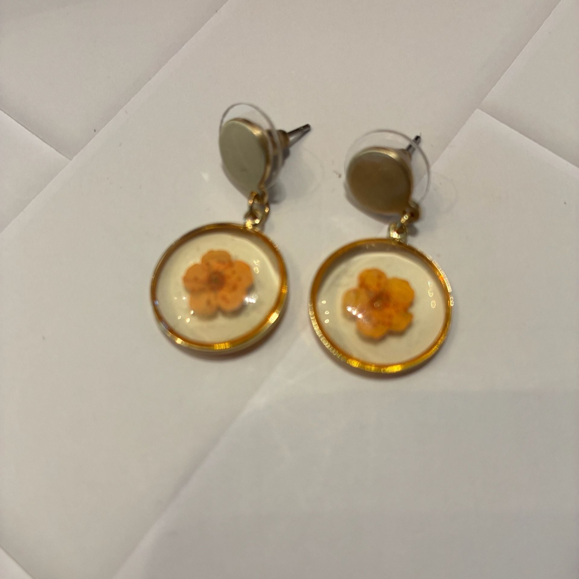 Gold Tone Pressed Flower Resin Drop Earrings 3