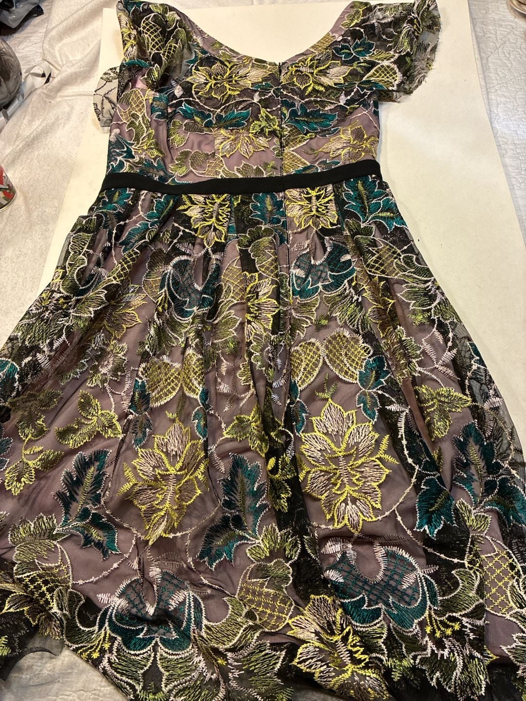 Donna Morgan Embroidered Mesh Midi Dress Size 4 Floral Cap Sleeve 12