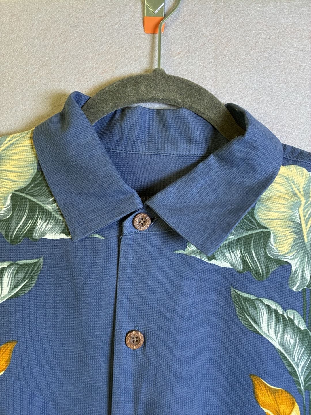 Tommy Bahama Silk Hawaiian Shirt Size M Blue Floral Tropical Camp 3