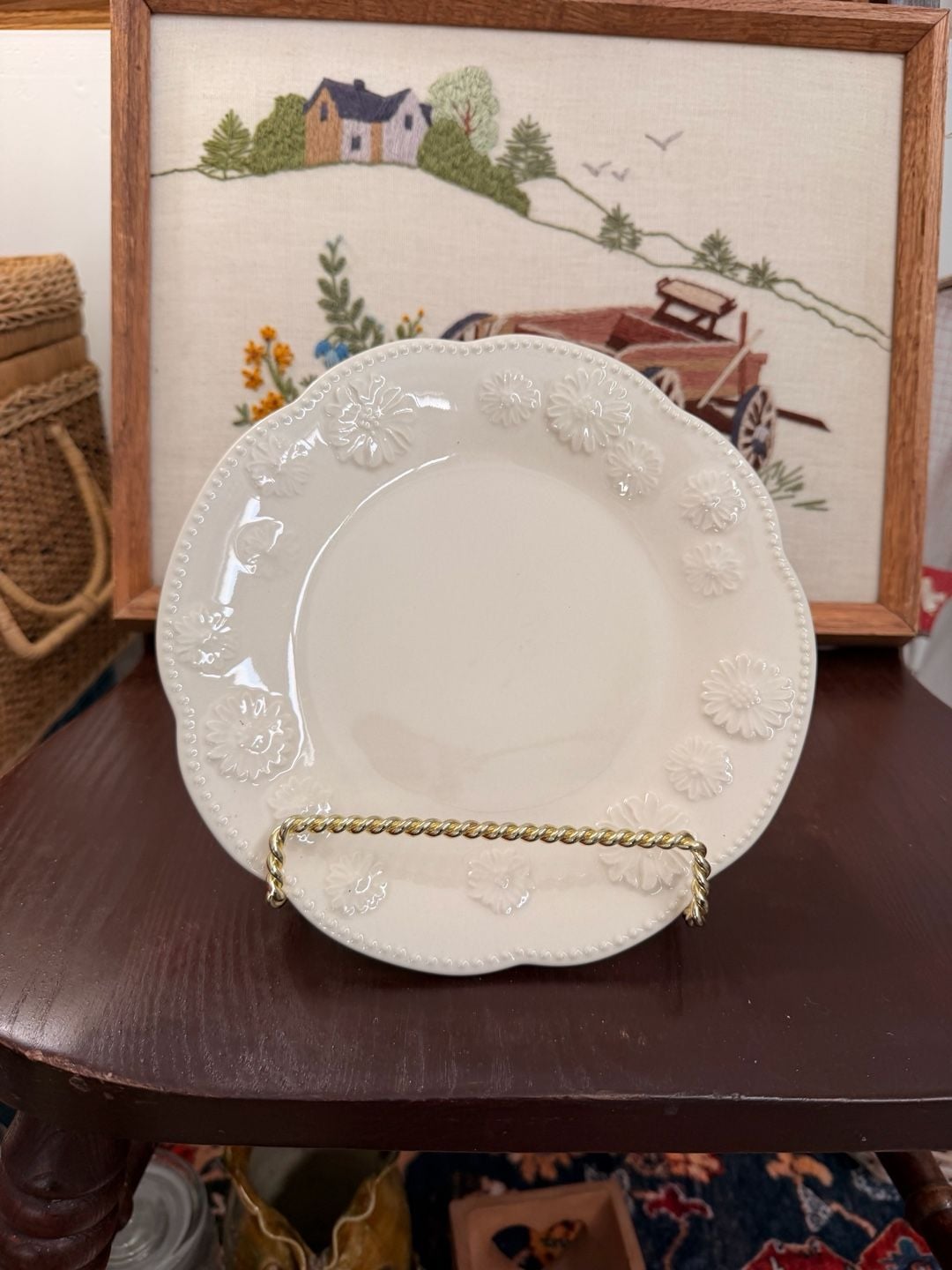 Dine By HD Designs Daisy Embossed White Salad Plate Replacement Side Plate 1