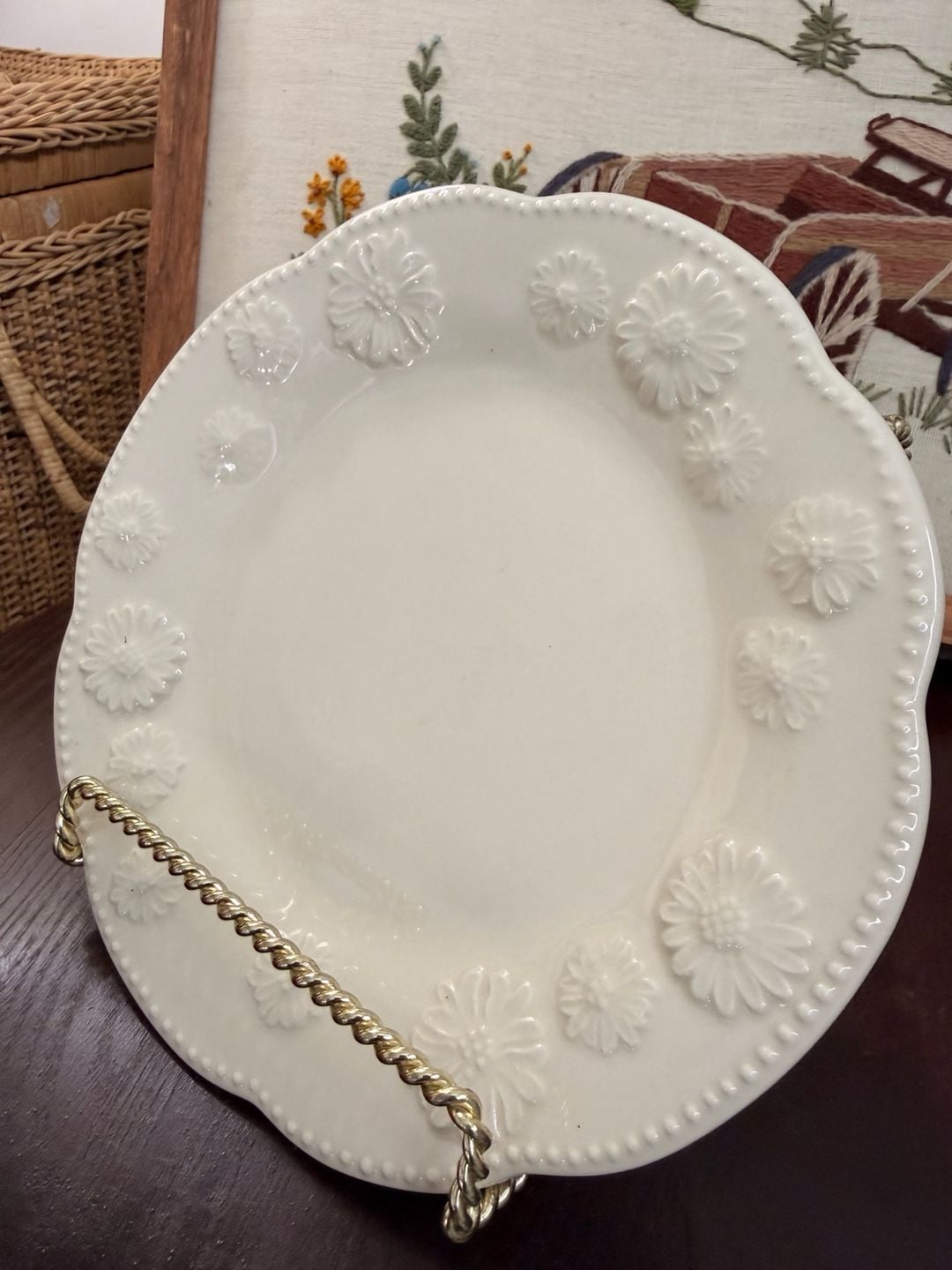 Dine By HD Designs Daisy Embossed White Salad Plate Replacement Side Plate 4