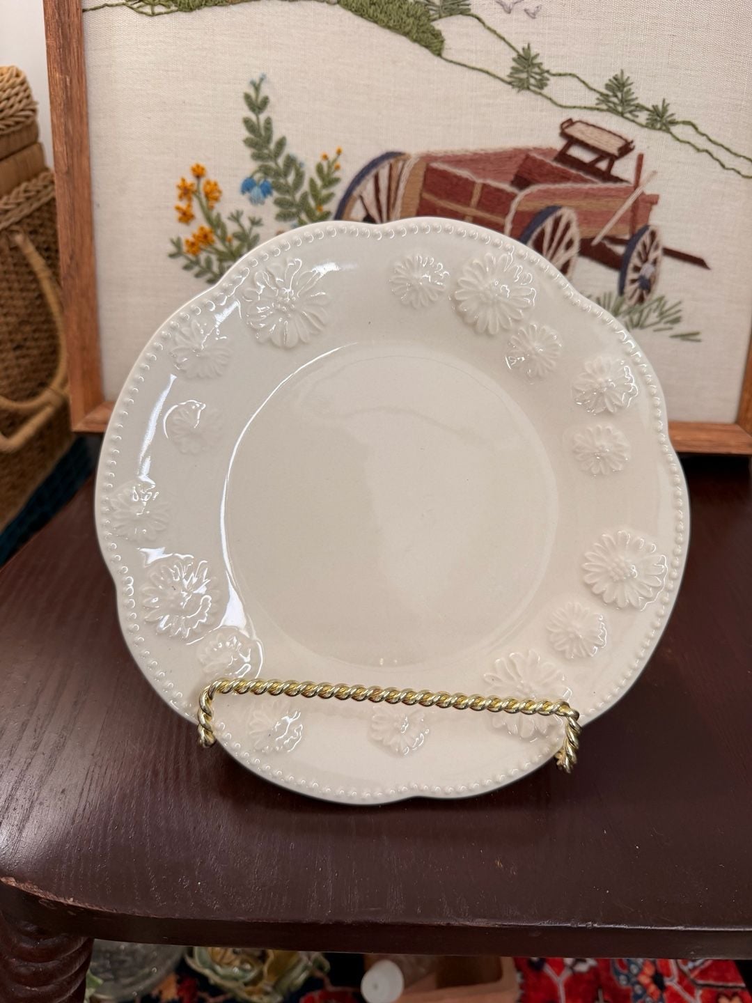 Dine By HD Designs Daisy Embossed White Salad Plate Replacement Side Plate 6