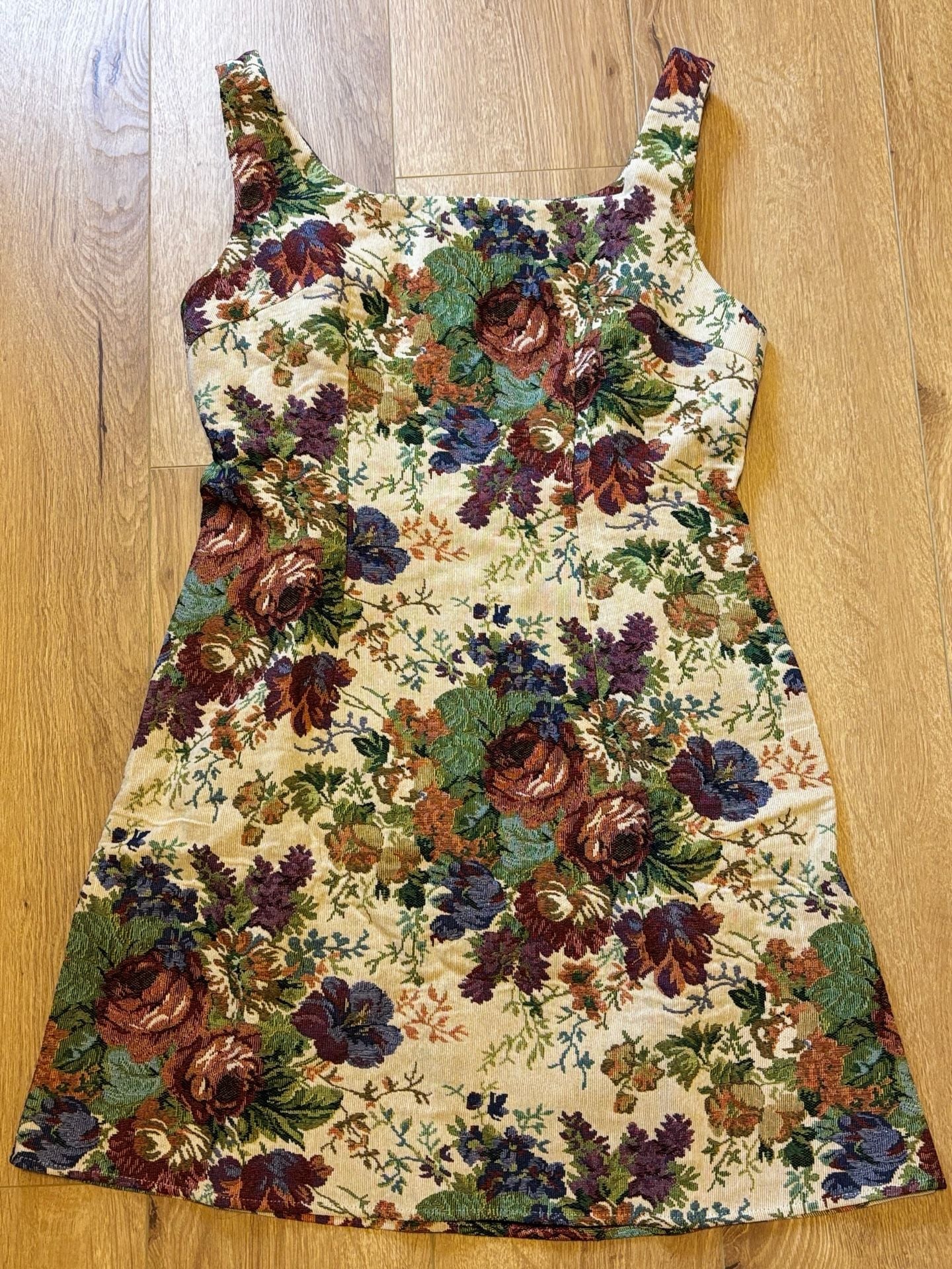 NWT COMMENSE Vintage Floral Tapestry Square Neck Mini Dress in size Large. 2